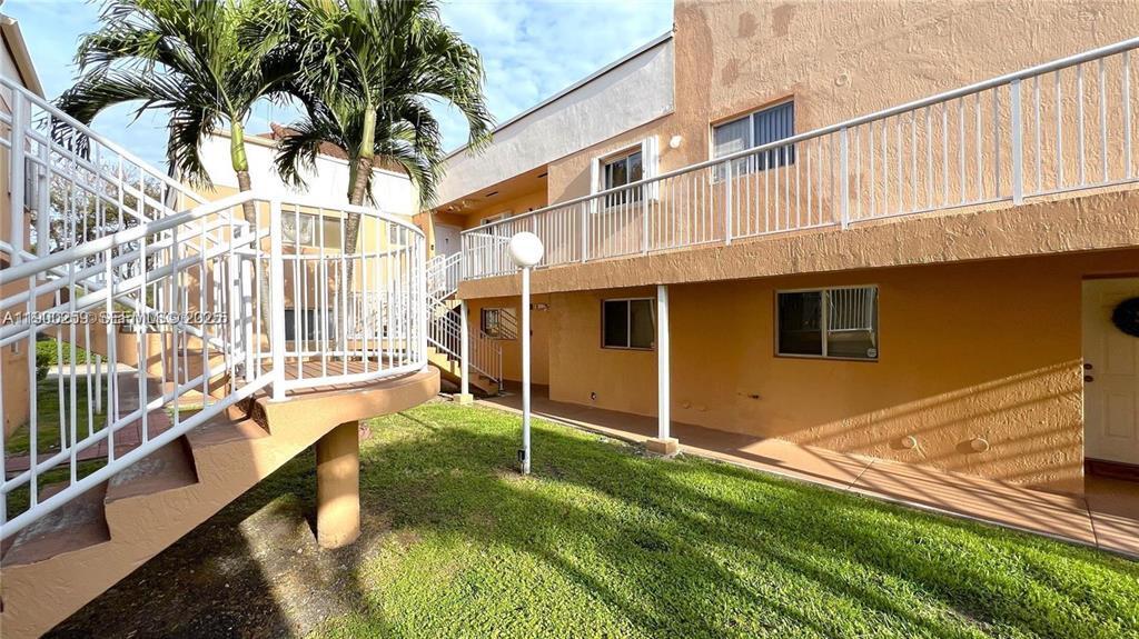 THE SEASONS VILLAS & THMS CONDO - Residential