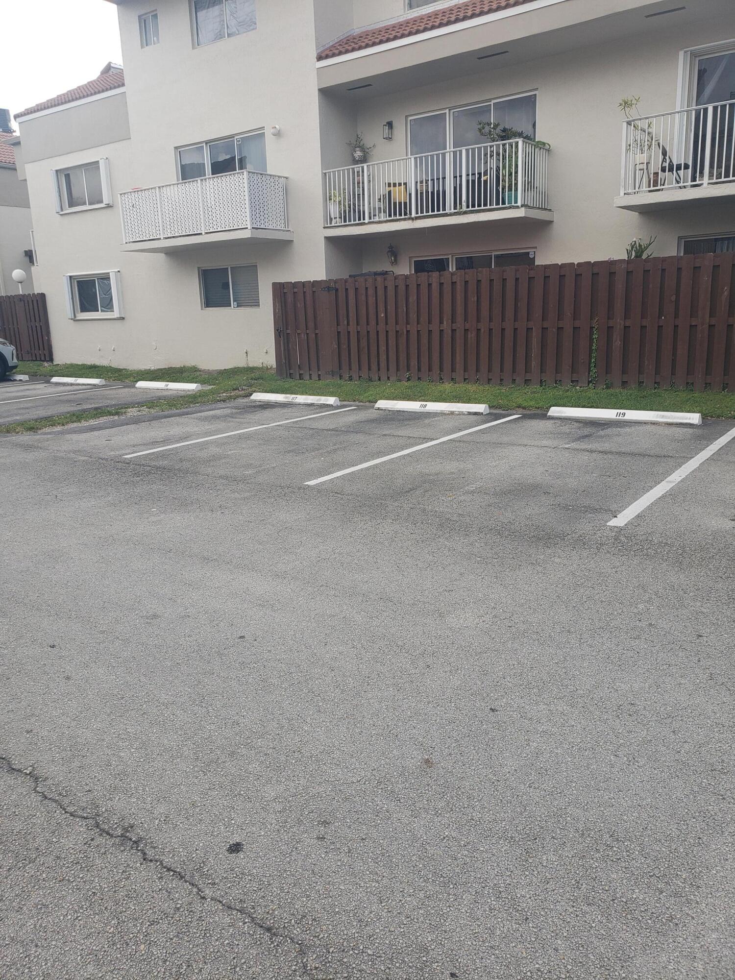 THE SEASONS VILLAS & THMS CONDO - Residential