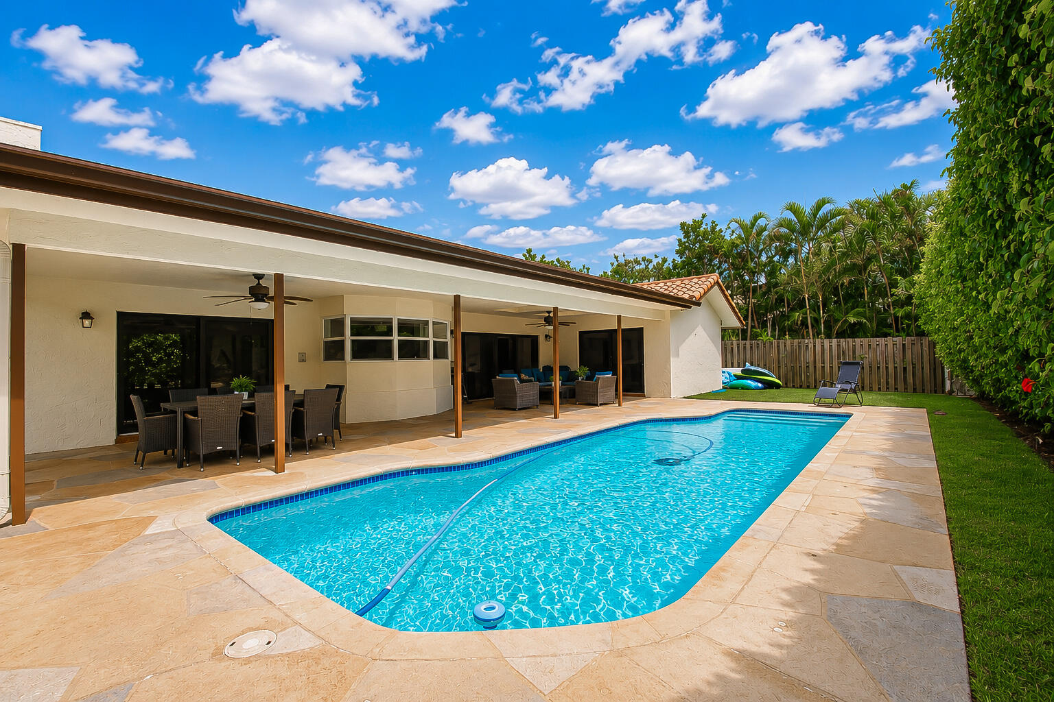 THORNHILL GREEN - Residential