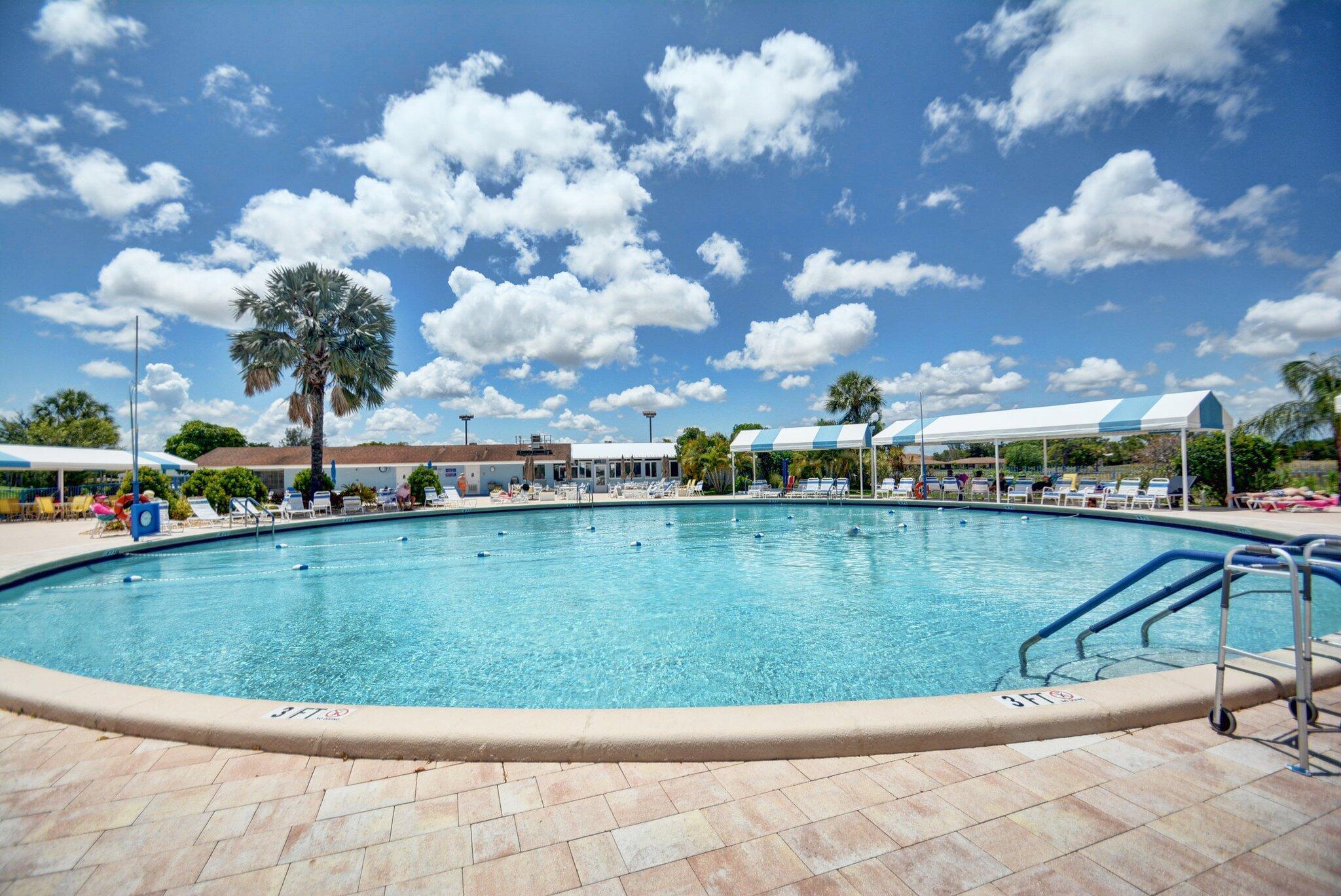 PALM GREENS AT VILLA DEL RAY CONDO II - Residential