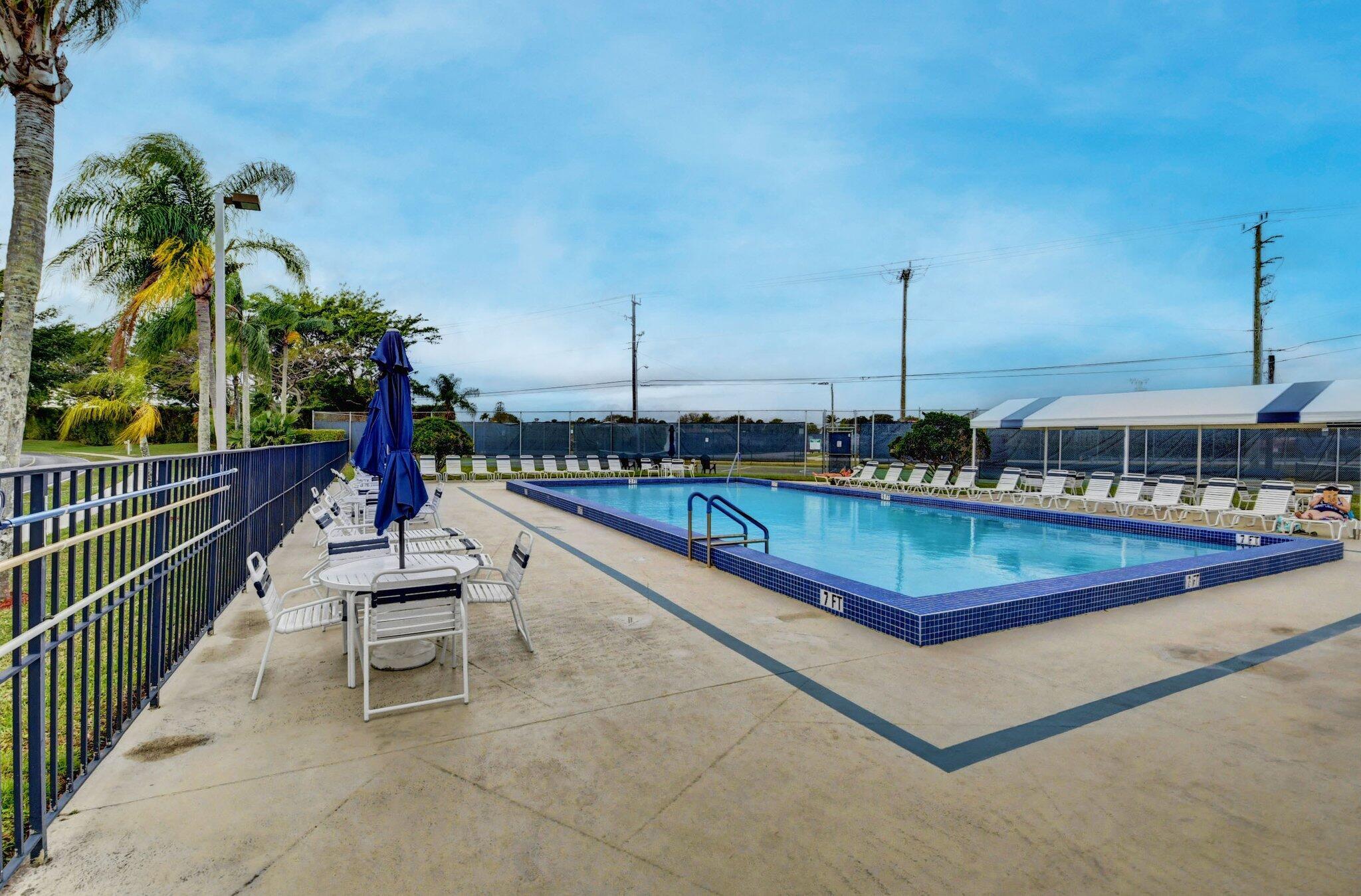 PALM GREENS AT VILLA DEL RAY CONDO II - Residential