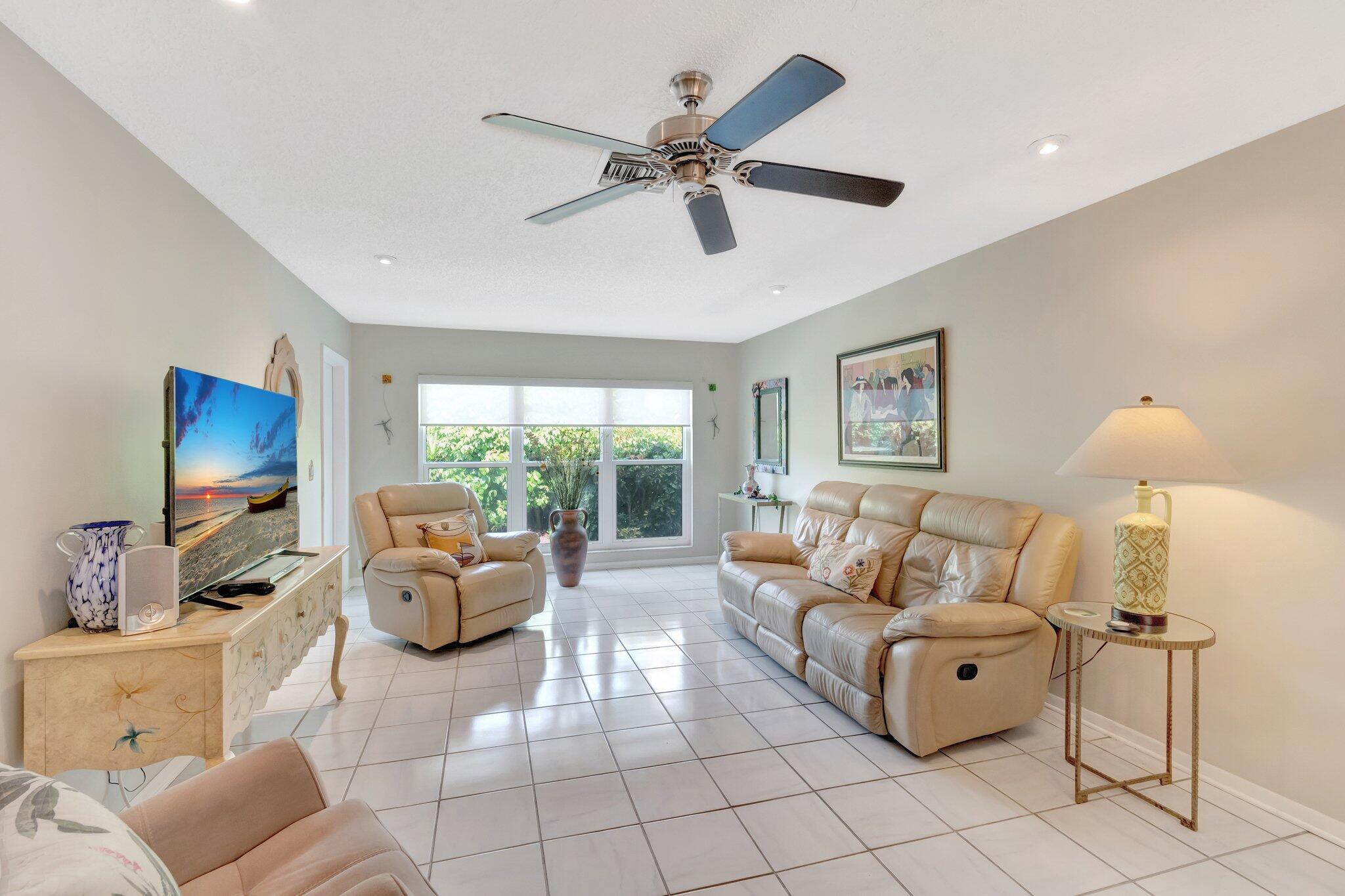 PALM GREENS AT VILLA DEL RAY CONDO II - Residential