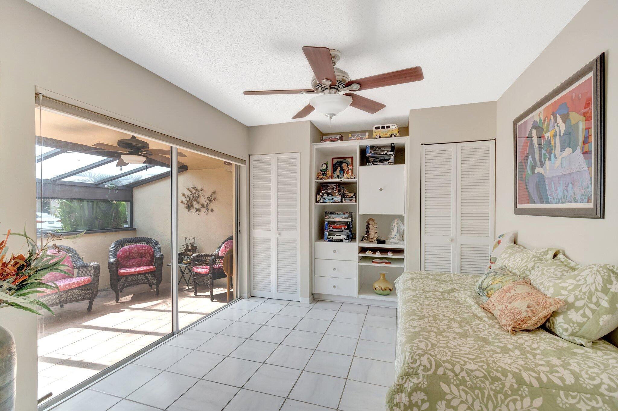 PALM GREENS AT VILLA DEL RAY CONDO II - Residential