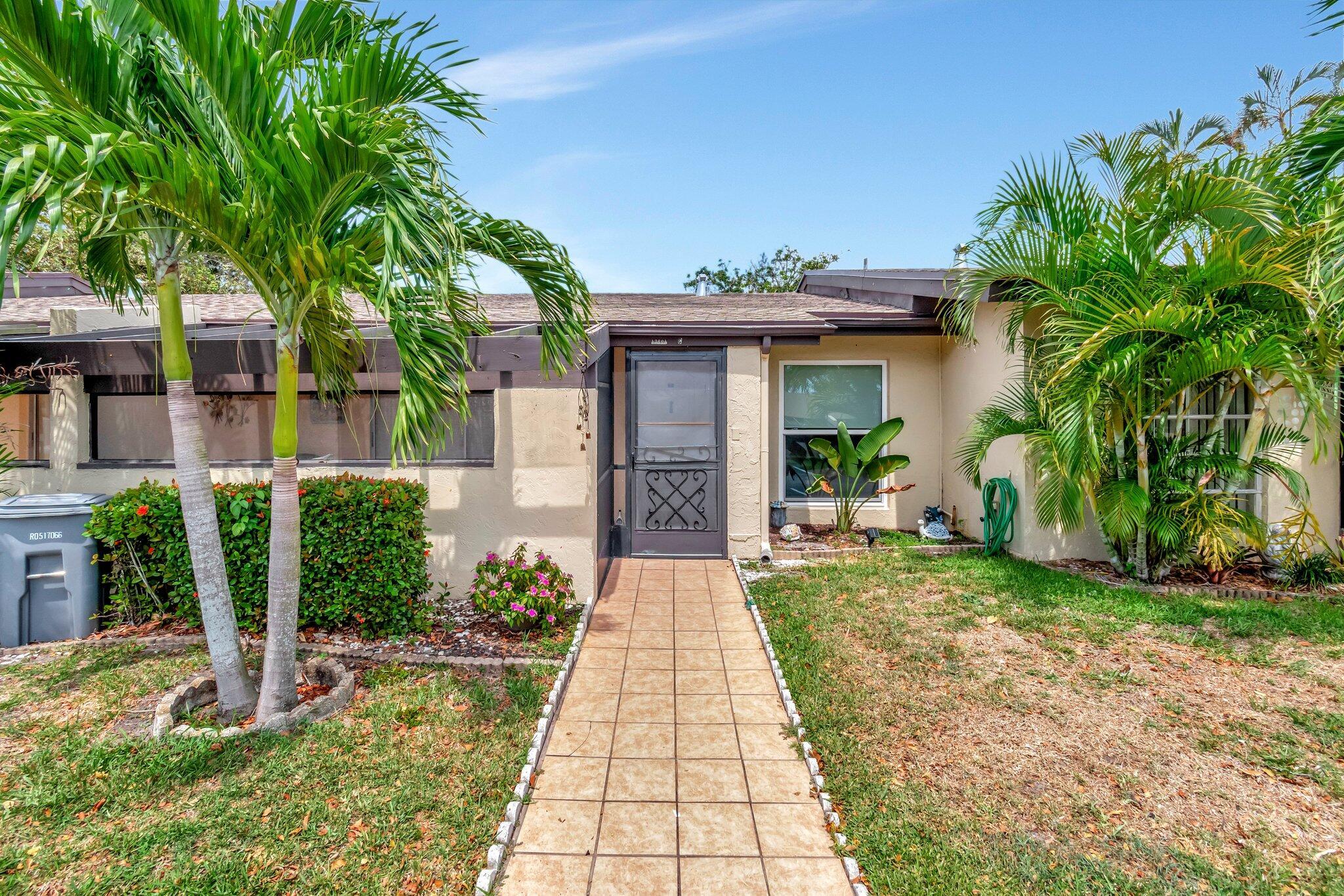 PALM GREENS AT VILLA DEL RAY CONDO II - Residential