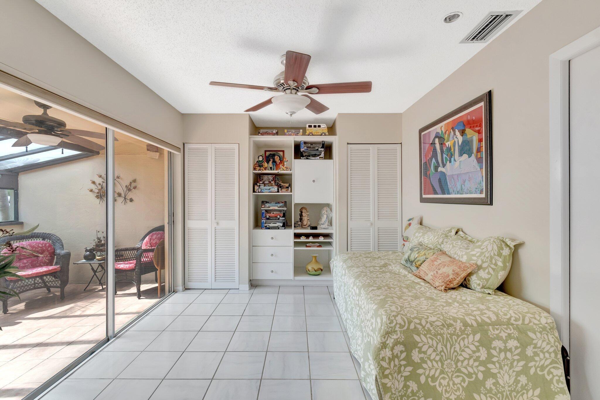 PALM GREENS AT VILLA DEL RAY CONDO II - Residential