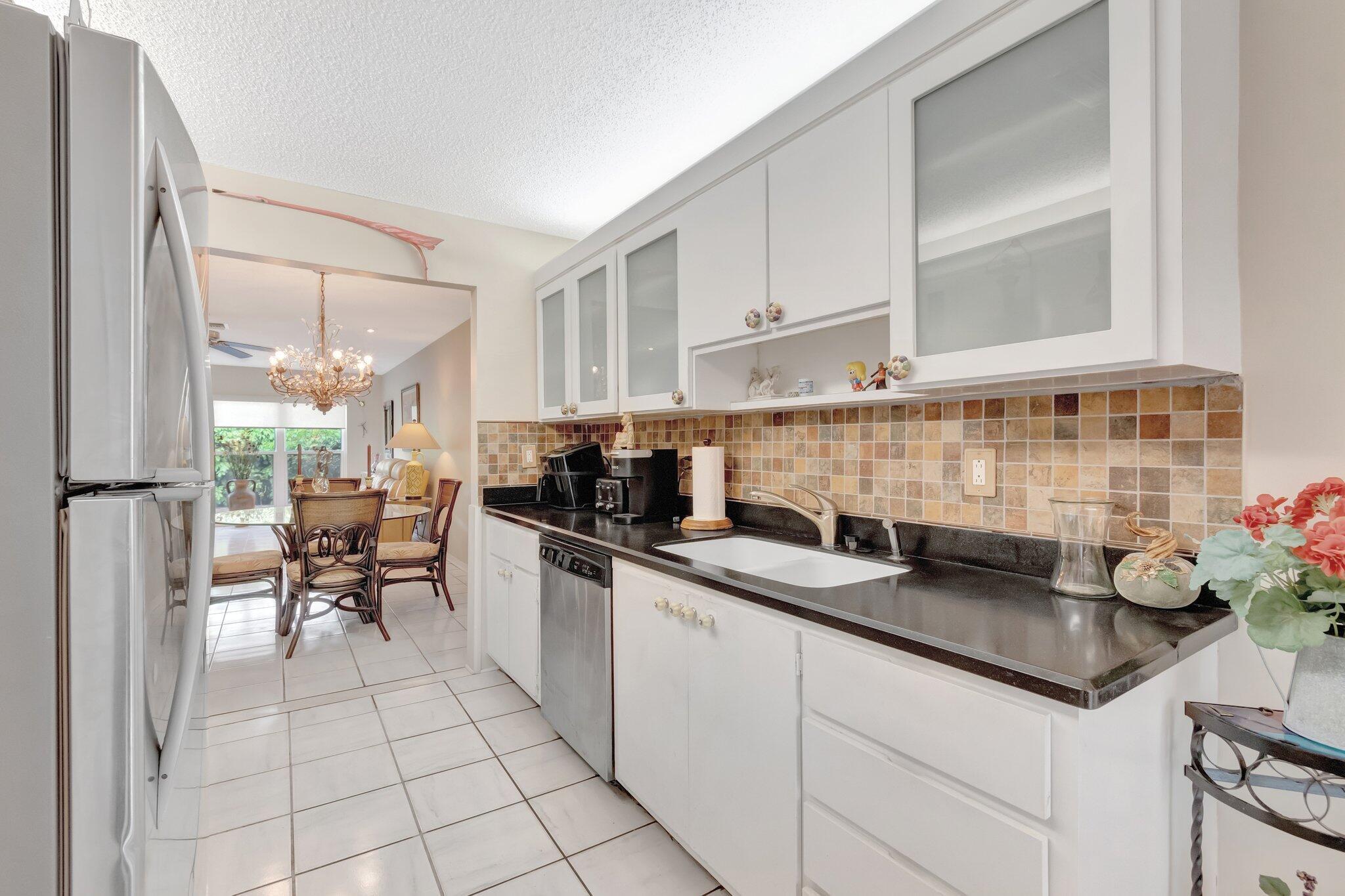 PALM GREENS AT VILLA DEL RAY CONDO II - Residential