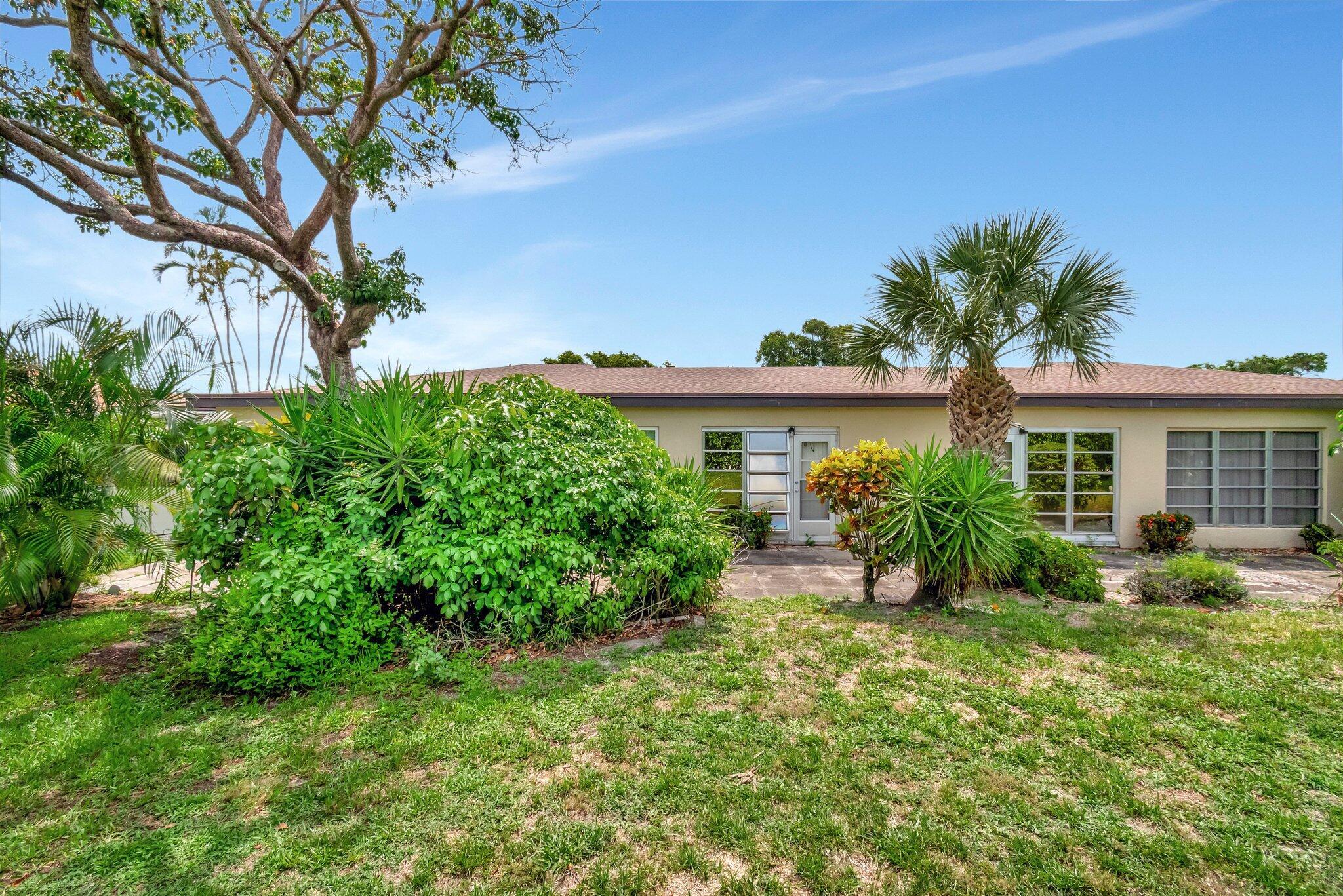 PALM GREENS AT VILLA DEL RAY CONDO II - Residential
