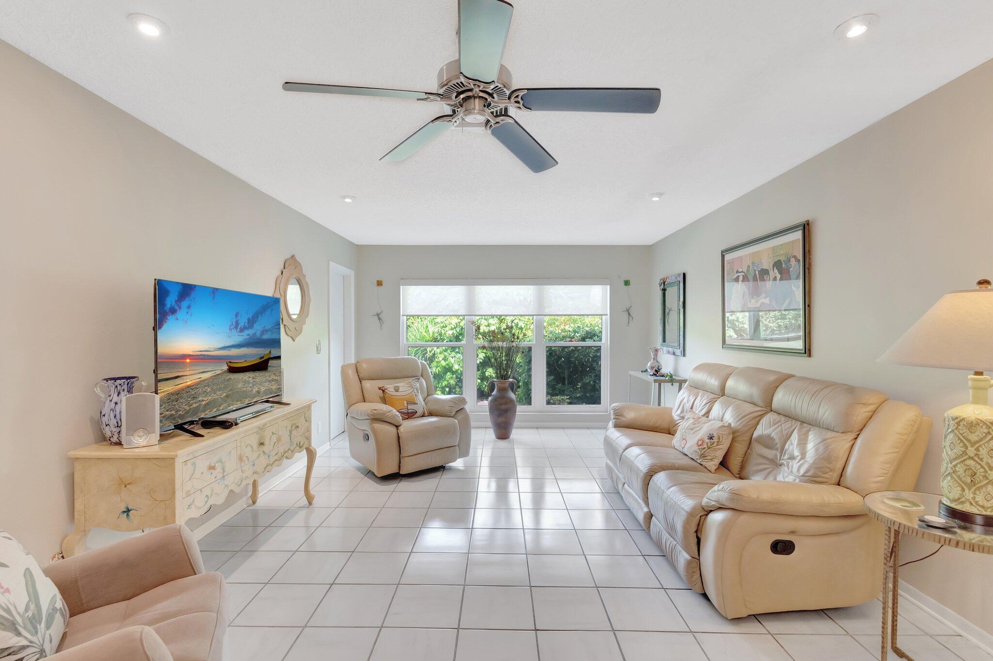 PALM GREENS AT VILLA DEL RAY CONDO II - Residential