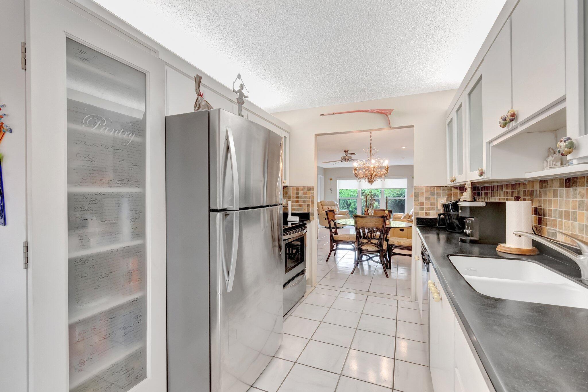 PALM GREENS AT VILLA DEL RAY CONDO II - Residential