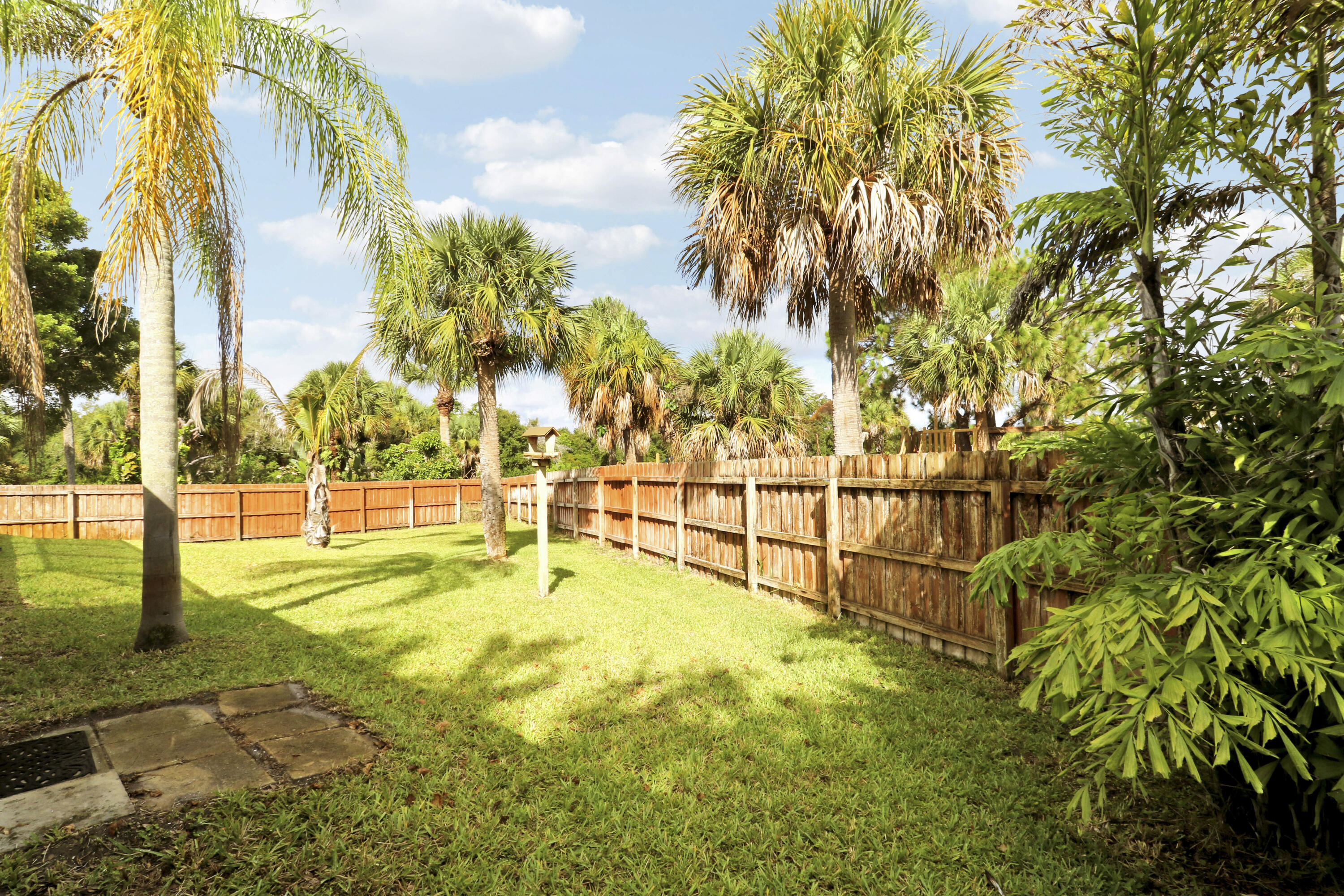 EDEN'S REFUGE - Residential