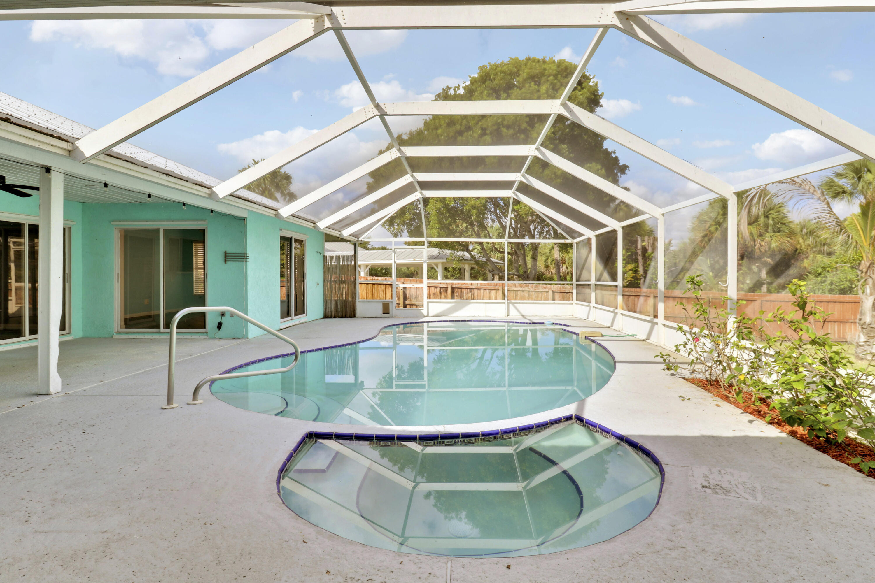 EDEN'S REFUGE - Residential
