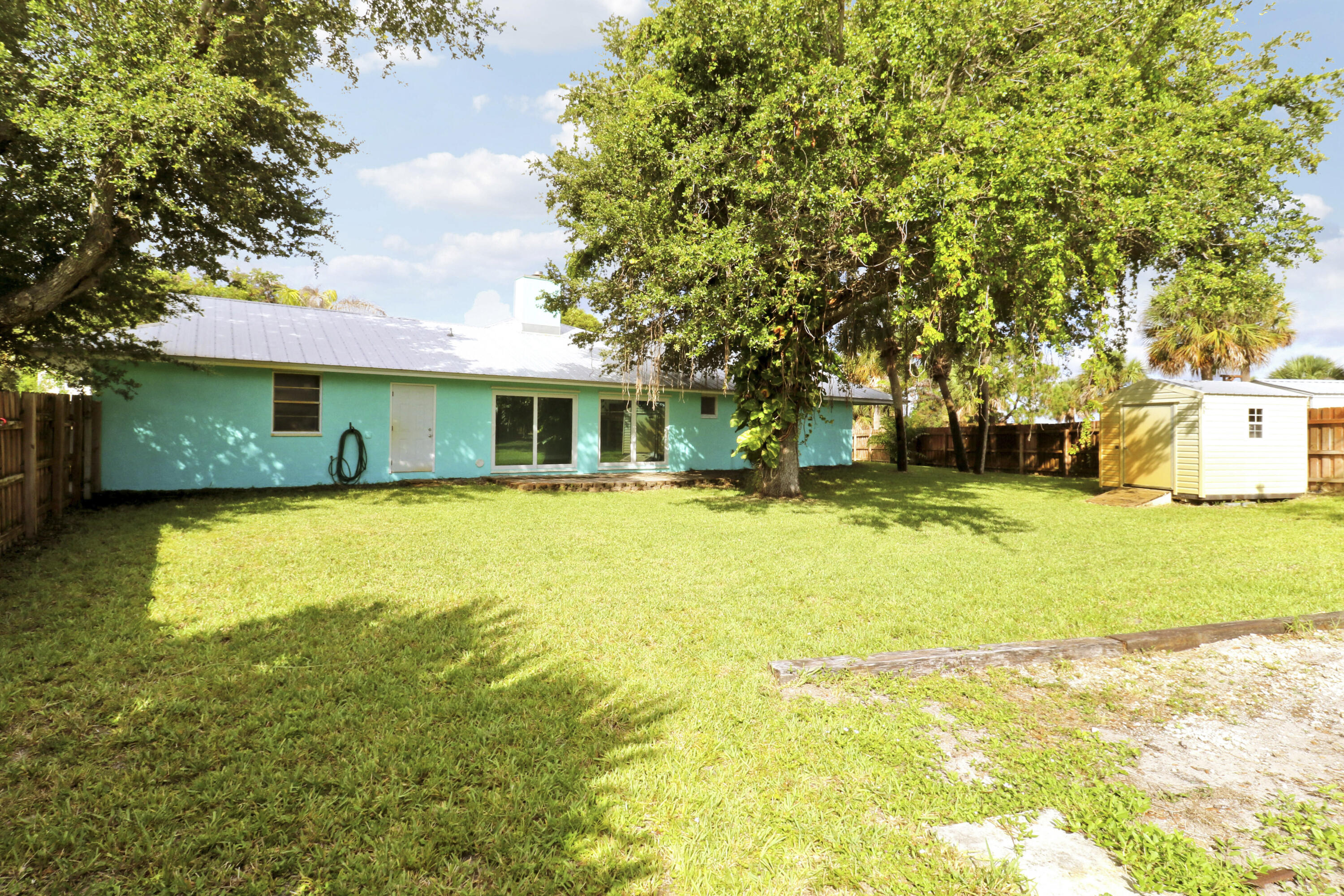 EDEN'S REFUGE - Residential