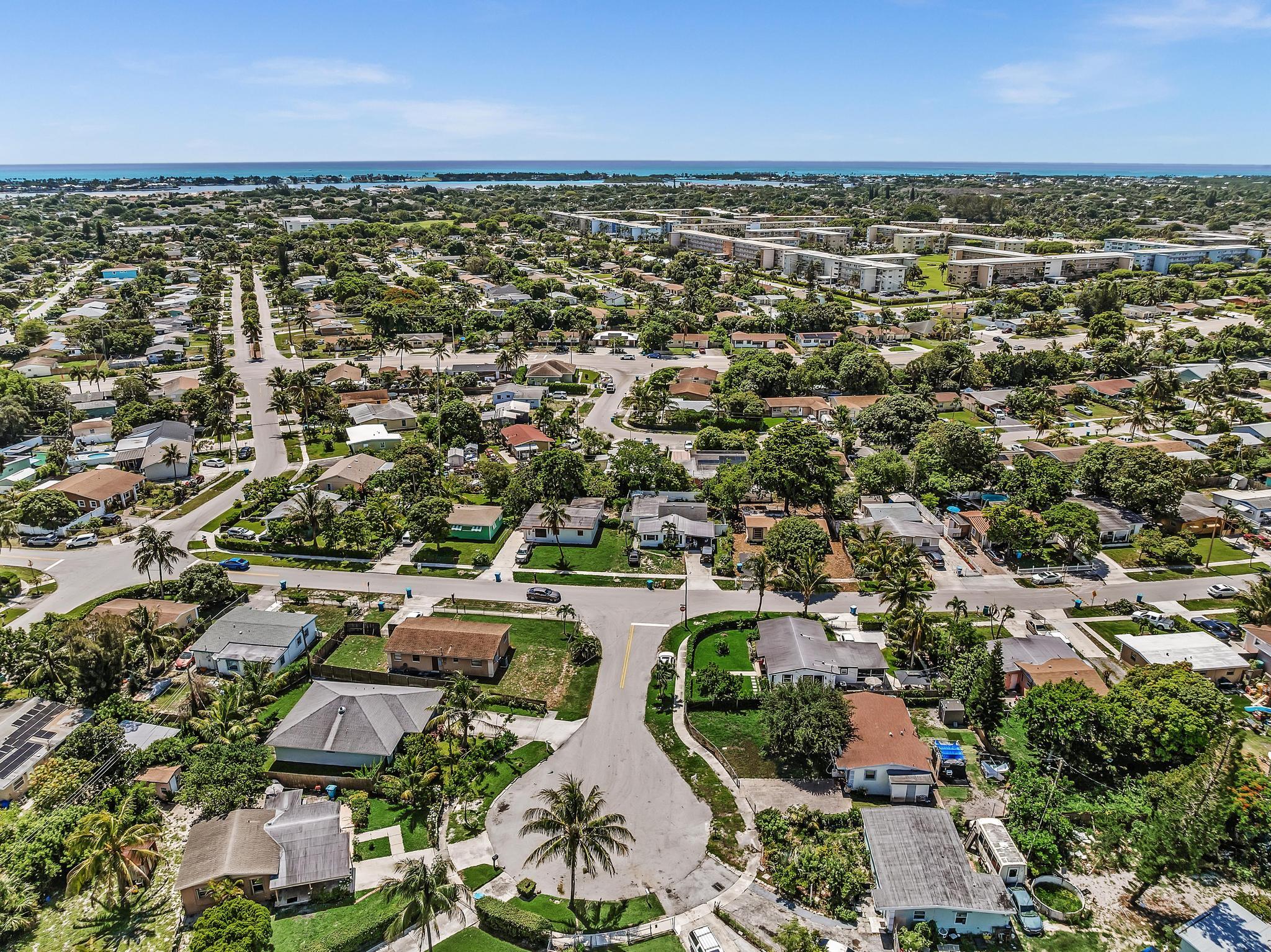 ROLLING GREEN RIDGE 1ST ADD - Residential