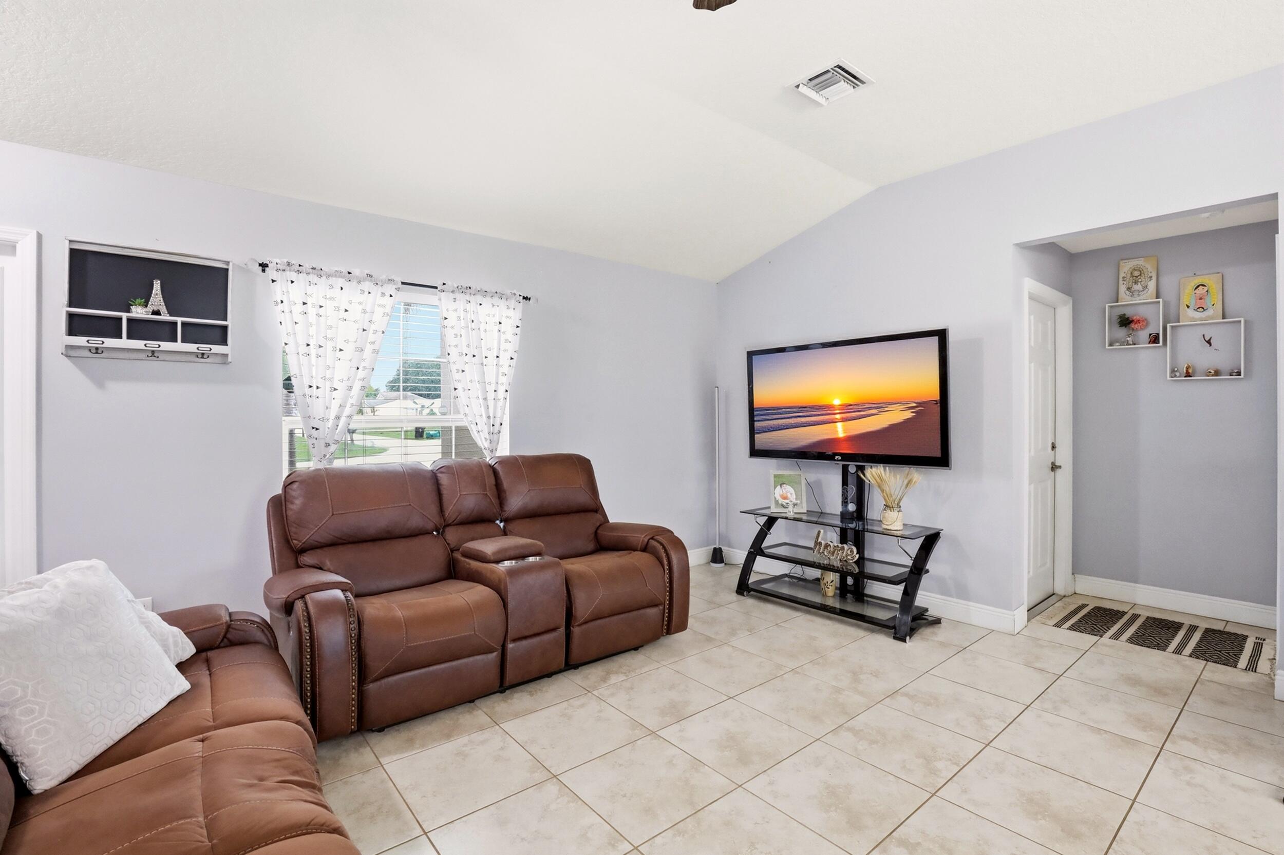 PORT ST LUCIE SECTION 25 - Residential