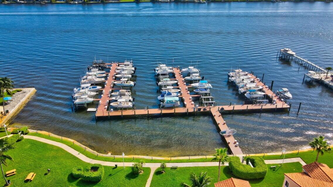 YACHT CLUB ON THE INTRACOASTAL - Residential