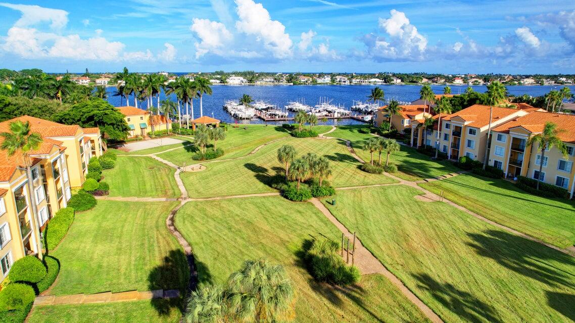 YACHT CLUB ON THE INTRACOASTAL - Residential