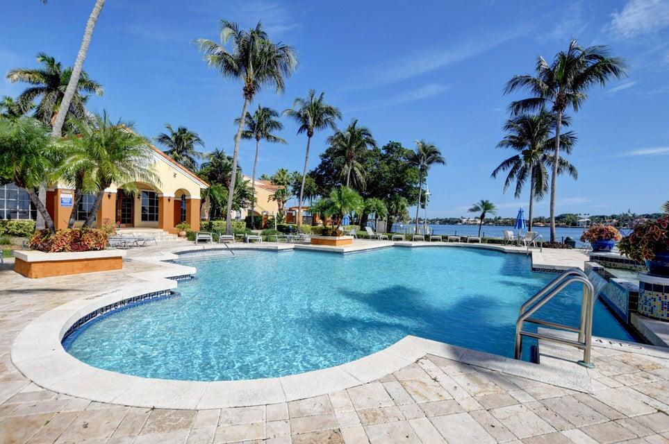 YACHT CLUB ON THE INTRACOASTAL - Residential