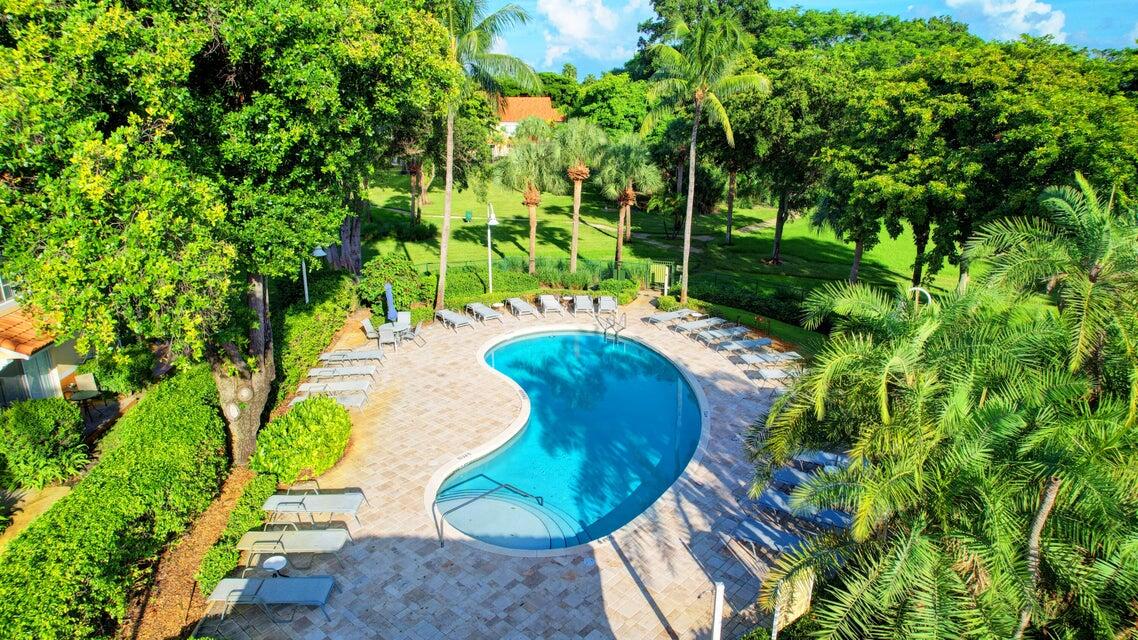 YACHT CLUB ON THE INTRACOASTAL - Residential