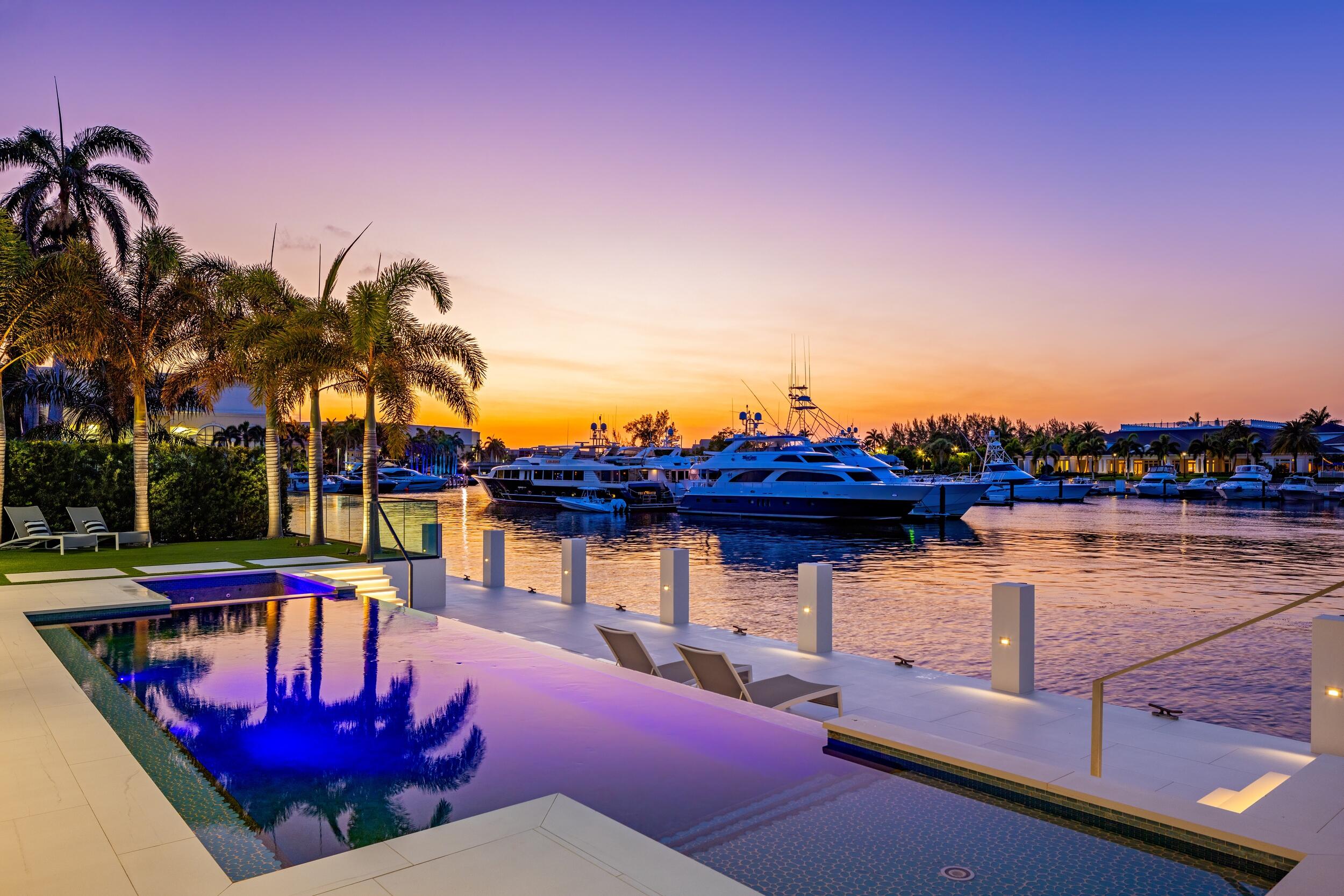 ROYAL PALM YACHT & COUNTRY CLUB - Residential