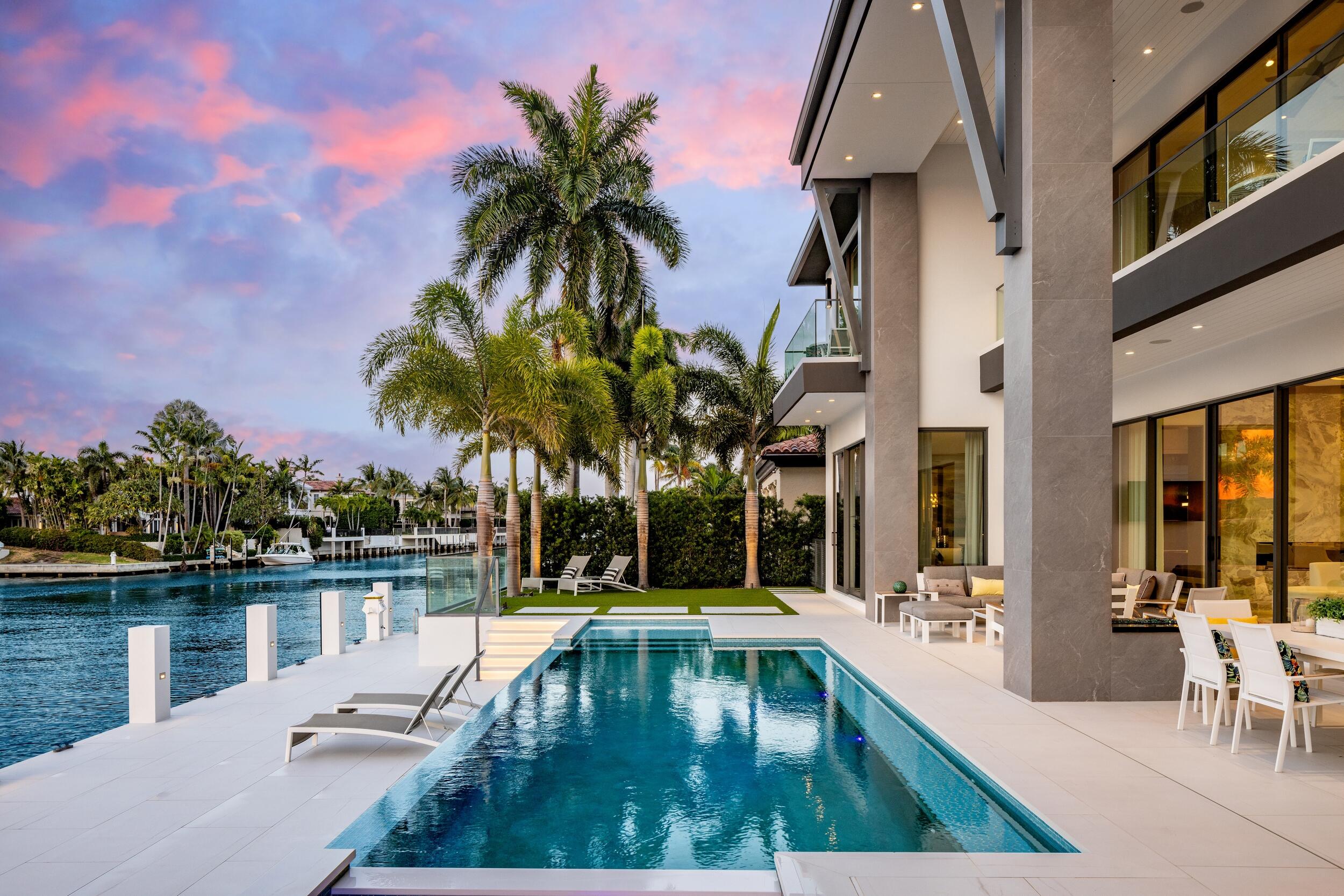ROYAL PALM YACHT & COUNTRY CLUB - Residential