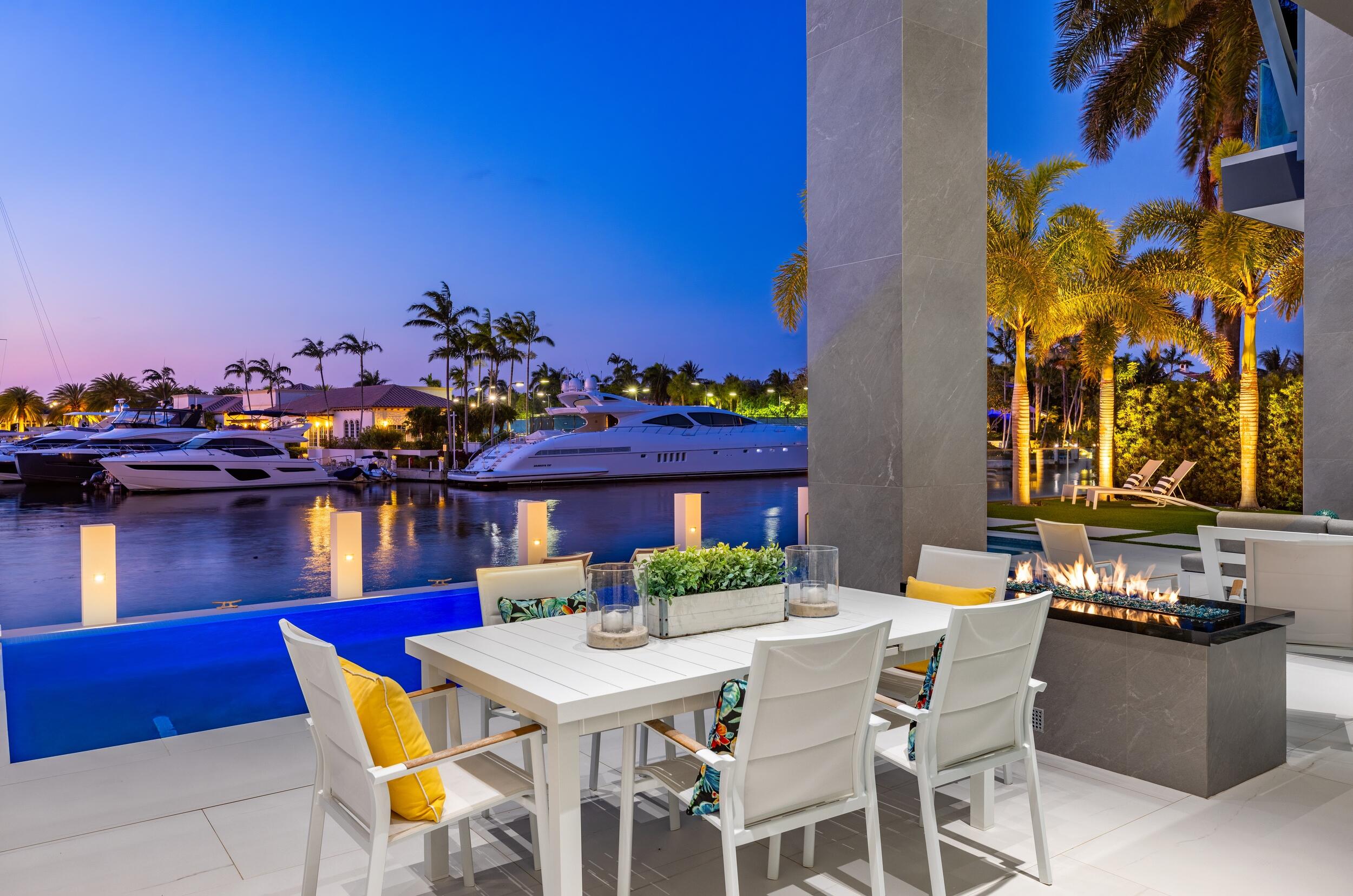 ROYAL PALM YACHT & COUNTRY CLUB - Residential