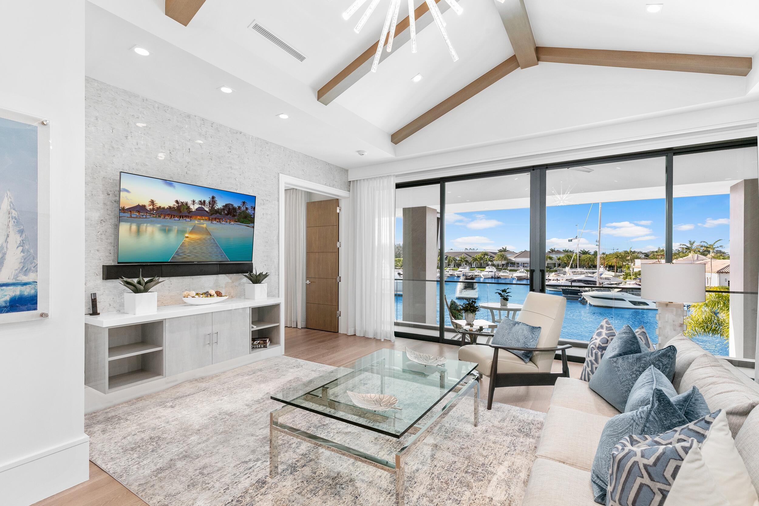 ROYAL PALM YACHT & COUNTRY CLUB - Residential