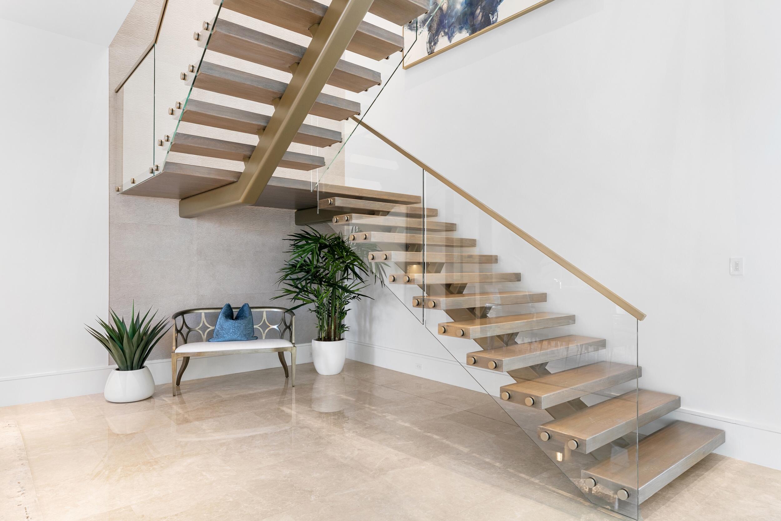 ROYAL PALM YACHT & COUNTRY CLUB - Residential