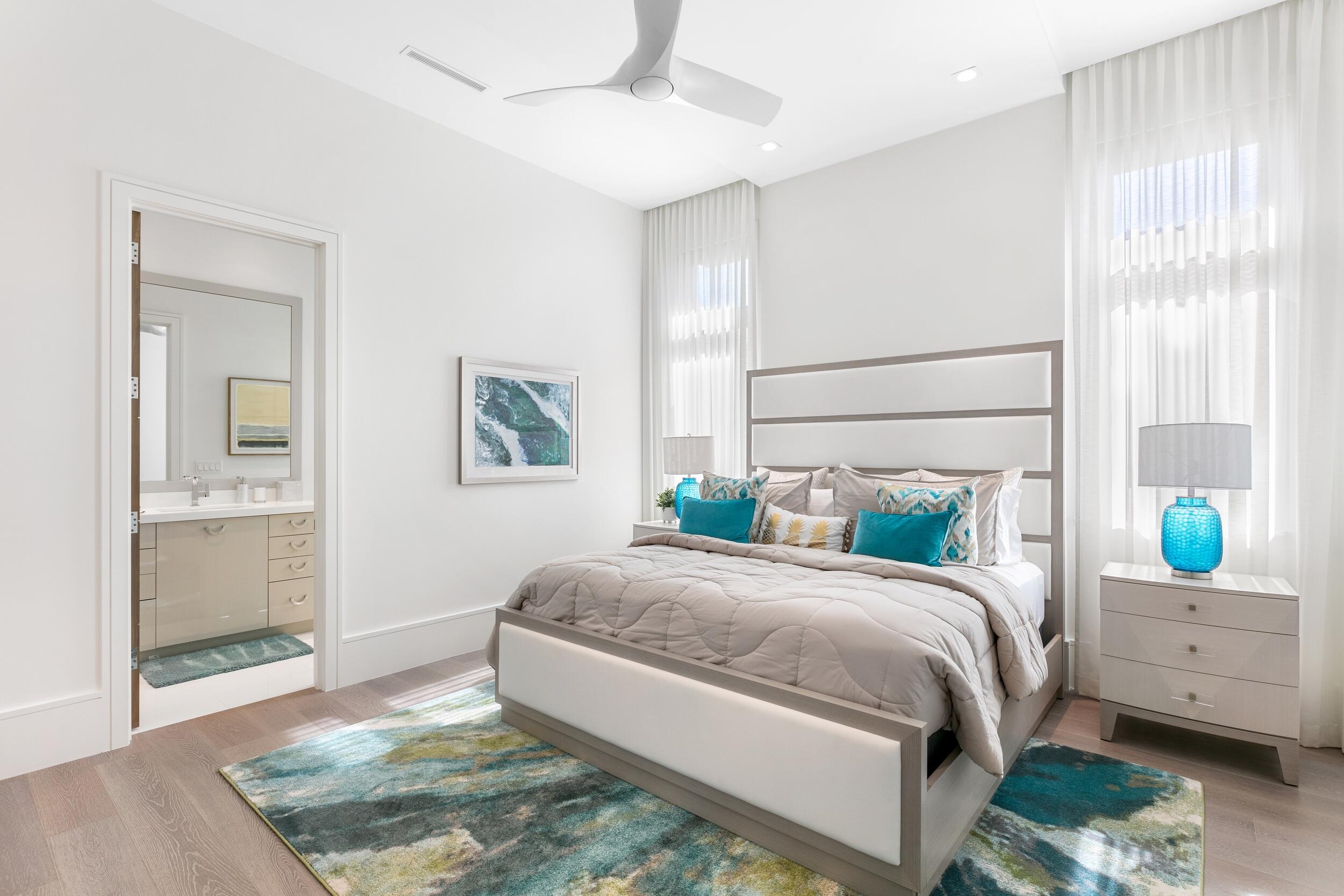 ROYAL PALM YACHT & COUNTRY CLUB - Residential