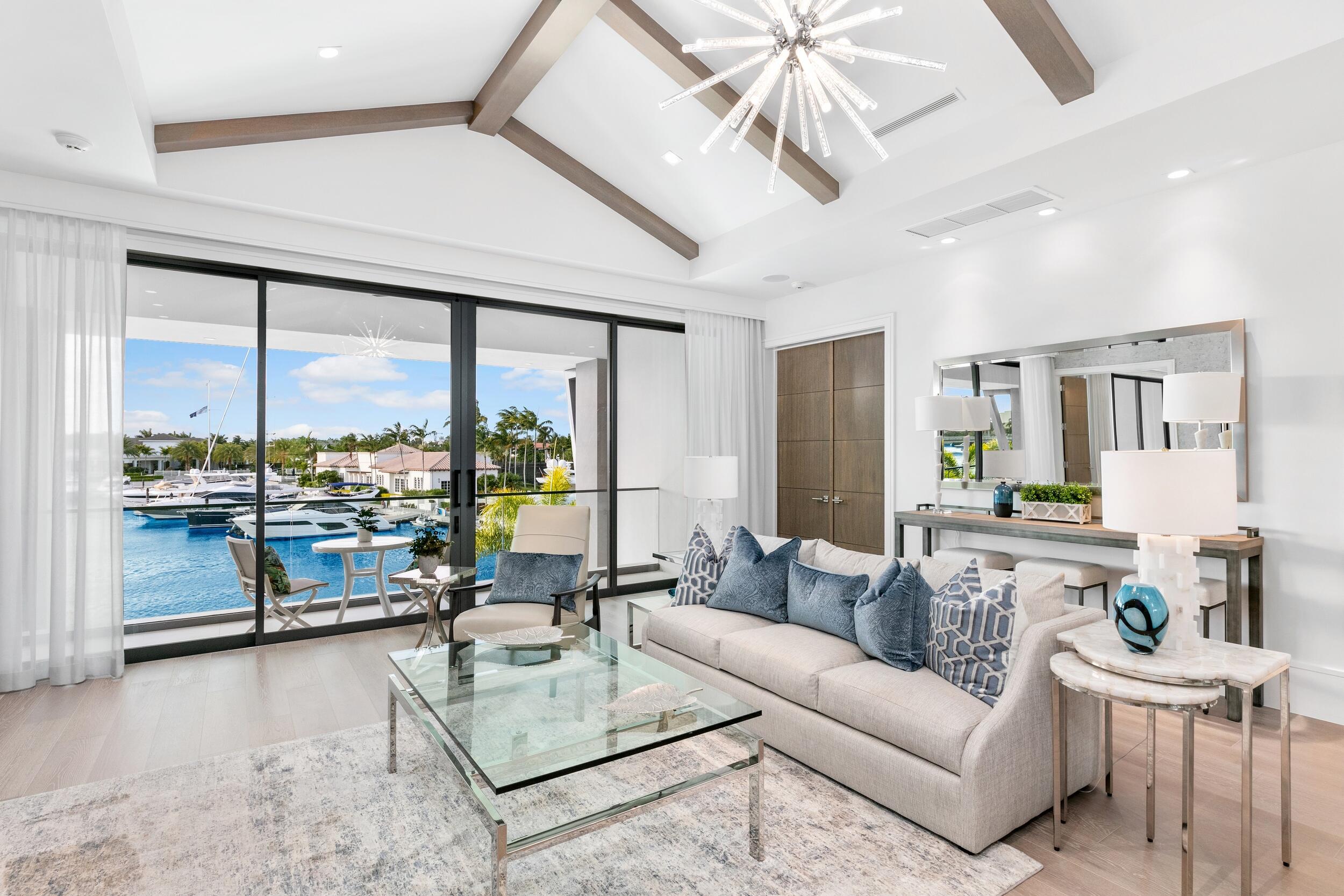 ROYAL PALM YACHT & COUNTRY CLUB - Residential