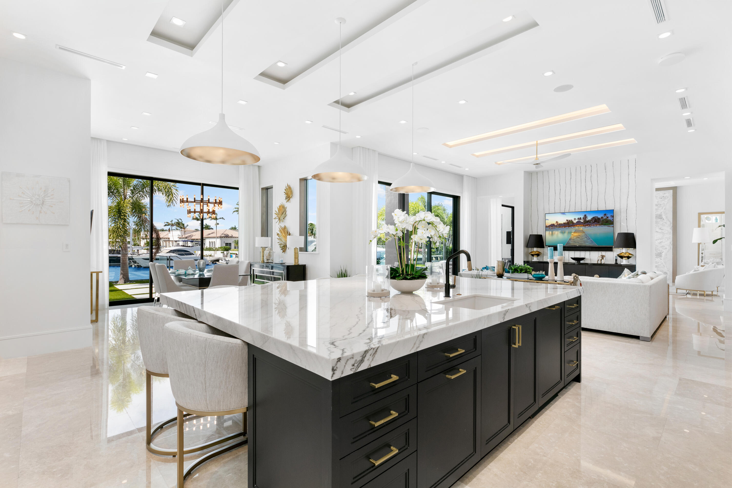 ROYAL PALM YACHT & COUNTRY CLUB - Residential