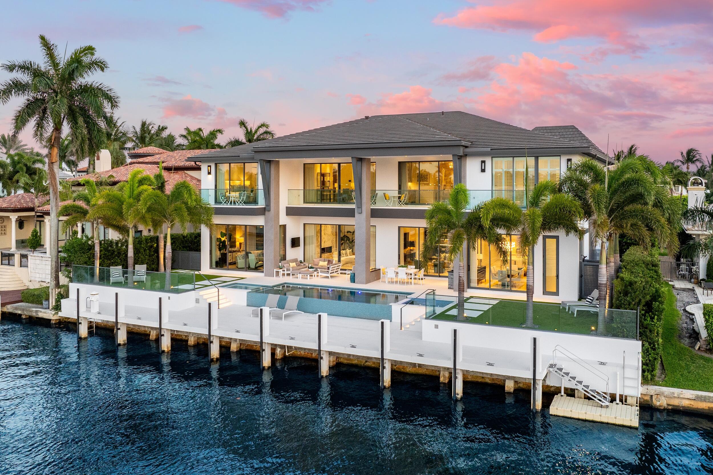 ROYAL PALM YACHT & COUNTRY CLUB - Residential