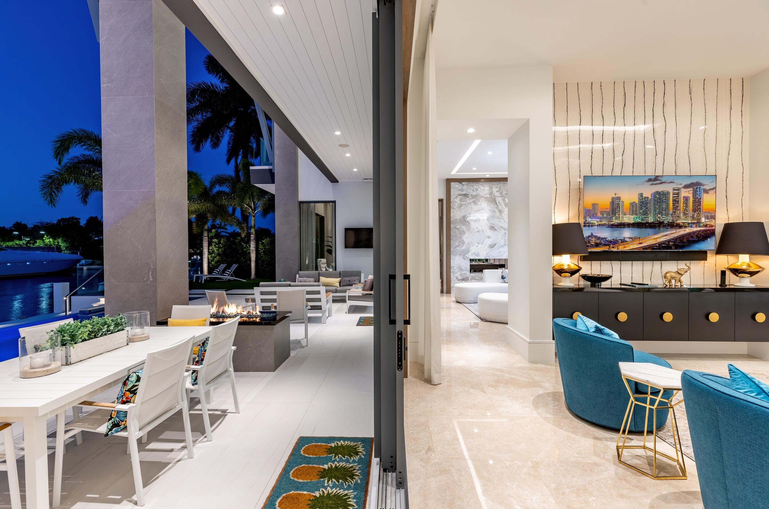 ROYAL PALM YACHT & COUNTRY CLUB - Residential