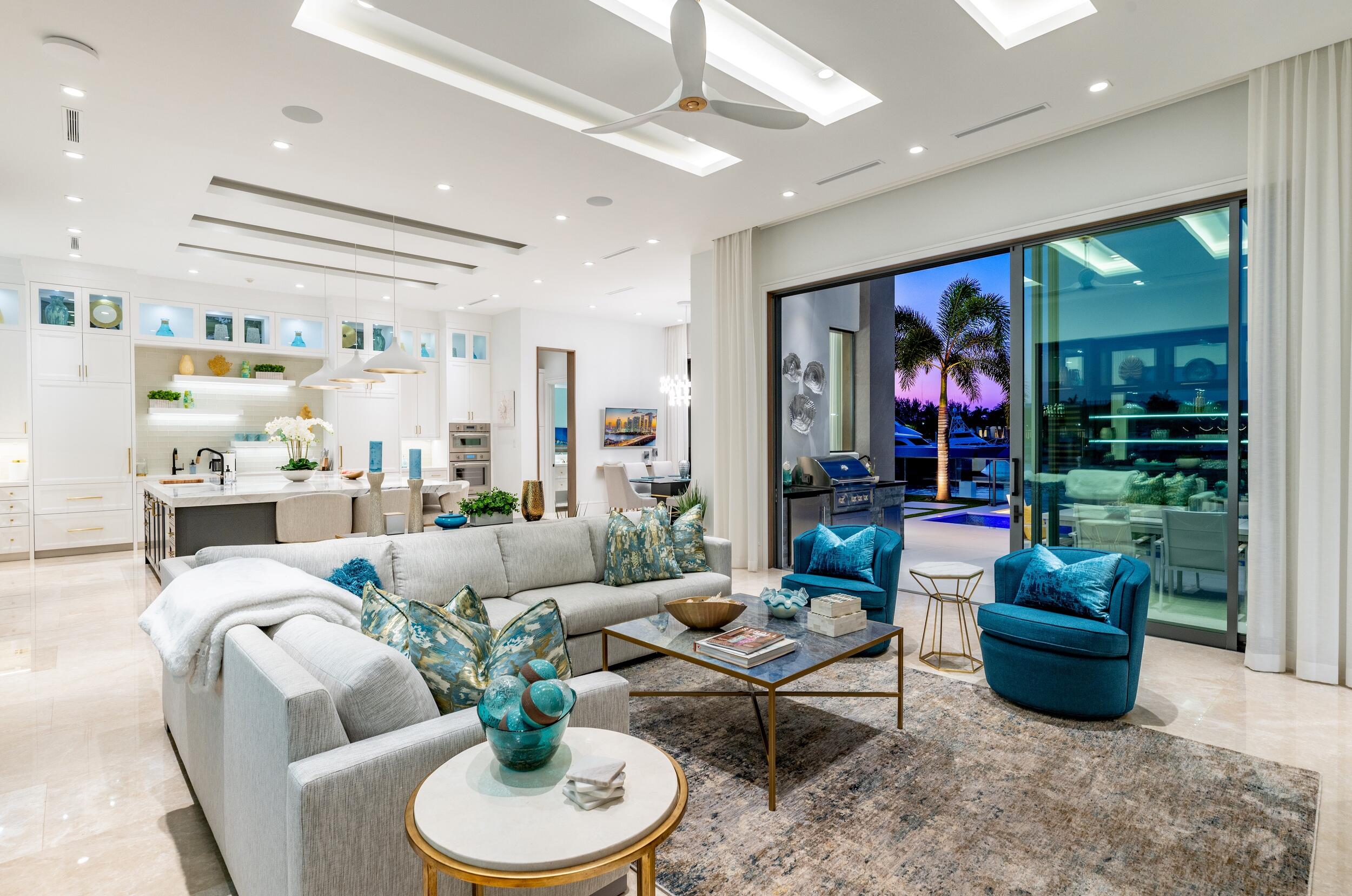 ROYAL PALM YACHT & COUNTRY CLUB - Residential