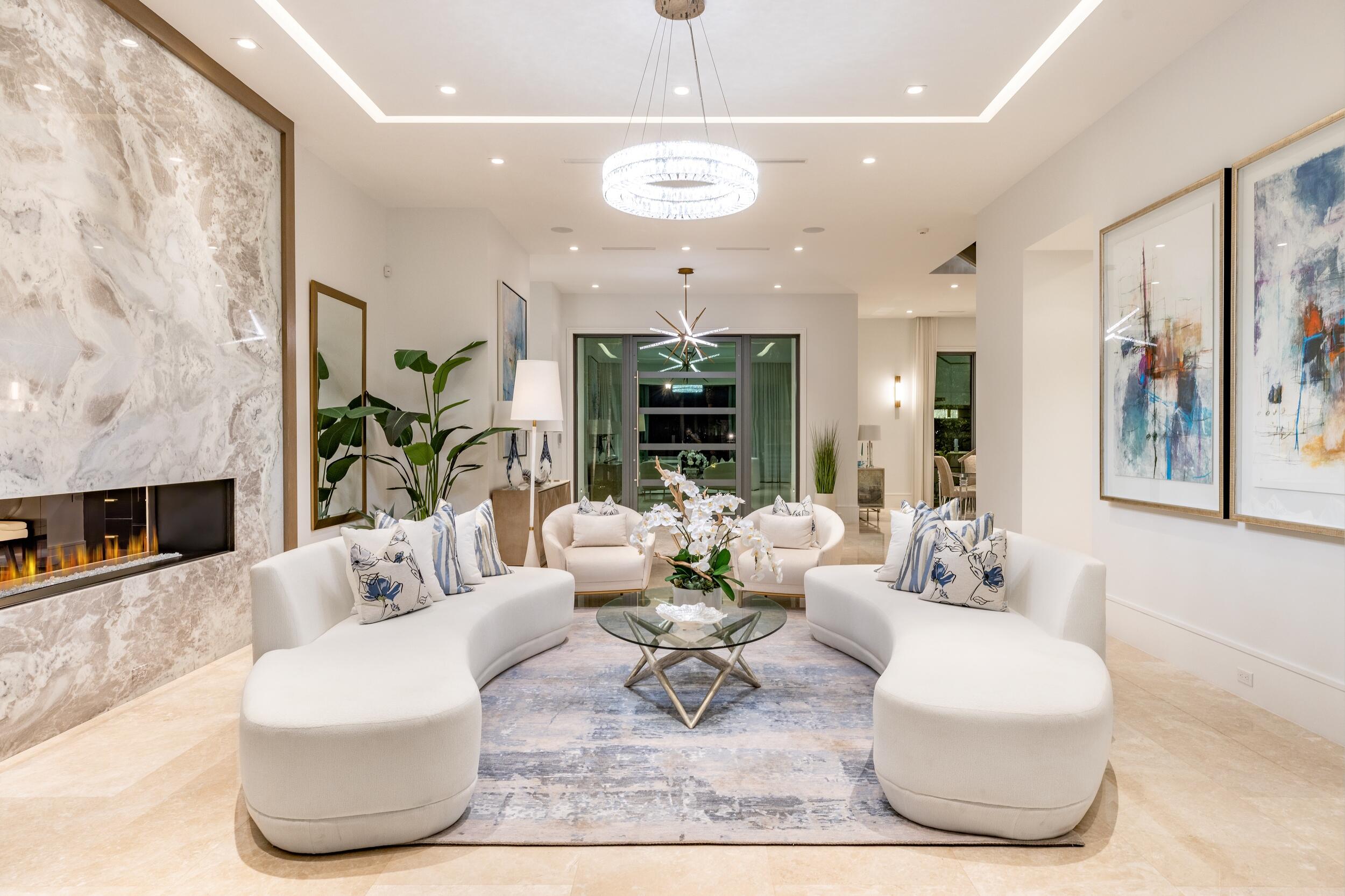 ROYAL PALM YACHT & COUNTRY CLUB - Residential
