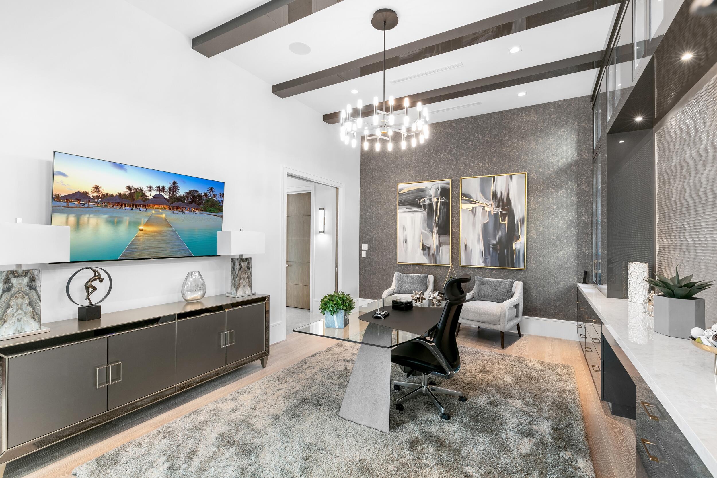 ROYAL PALM YACHT & COUNTRY CLUB - Residential