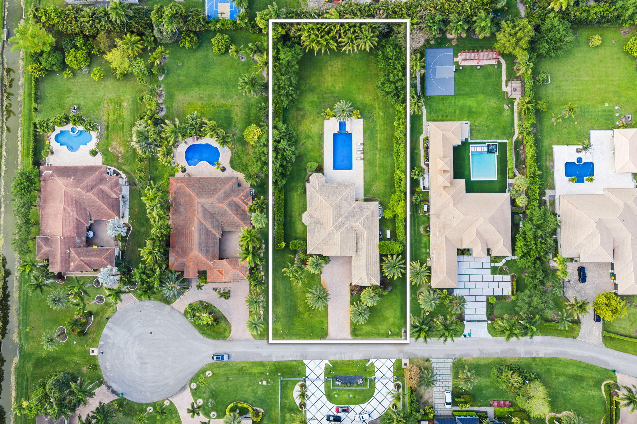 SIGNATURE ESTATES - Residential