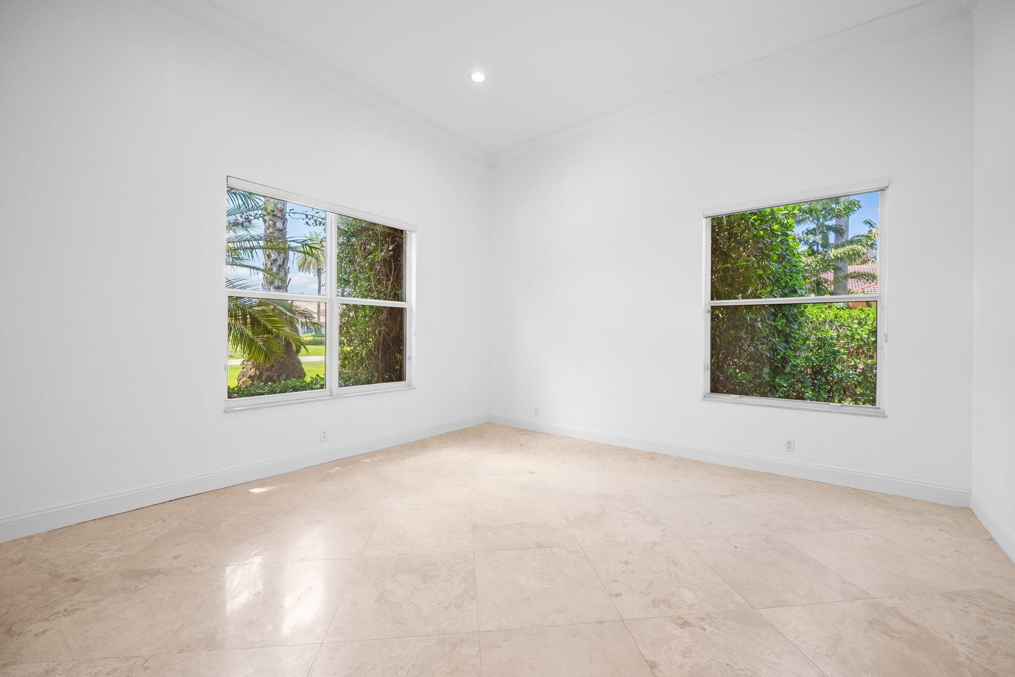 SIGNATURE ESTATES - Residential