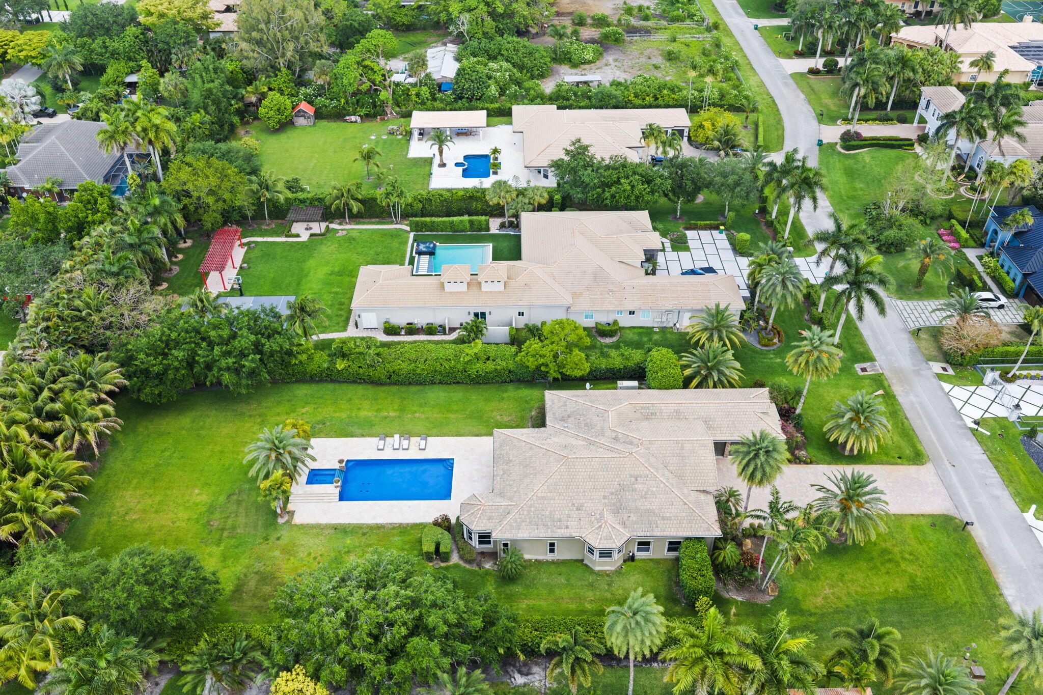 SIGNATURE ESTATES - Residential