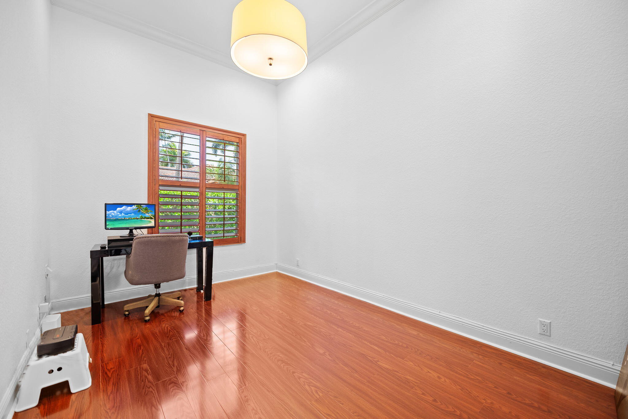 SIGNATURE ESTATES - Residential