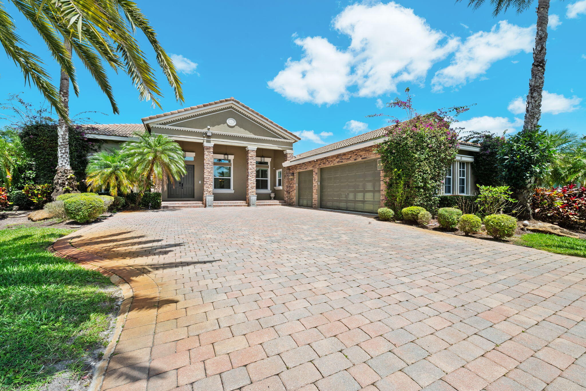 SIGNATURE ESTATES - Residential