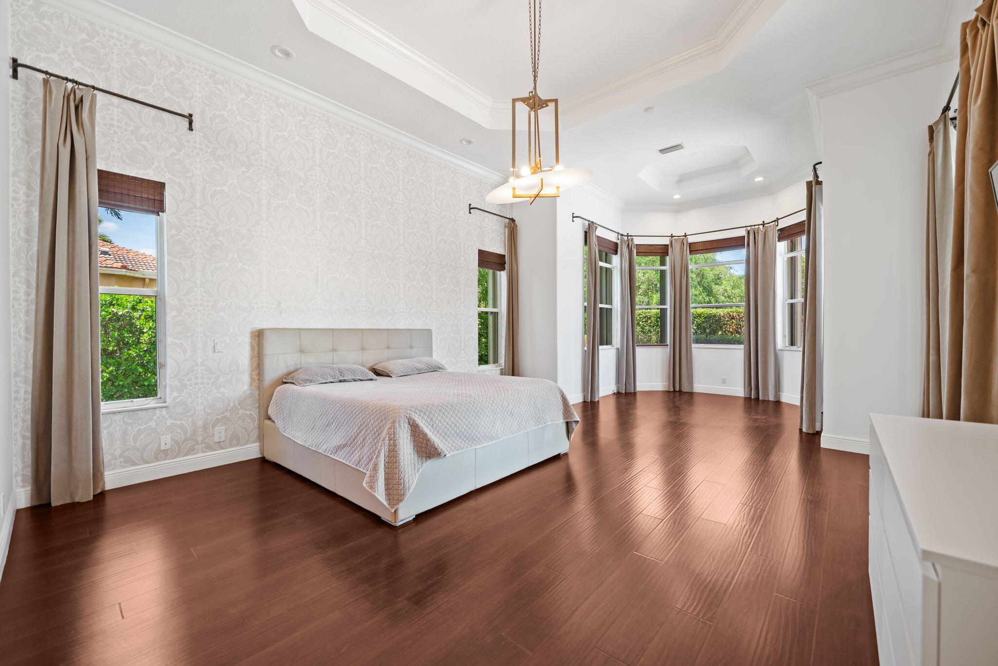 SIGNATURE ESTATES - Residential