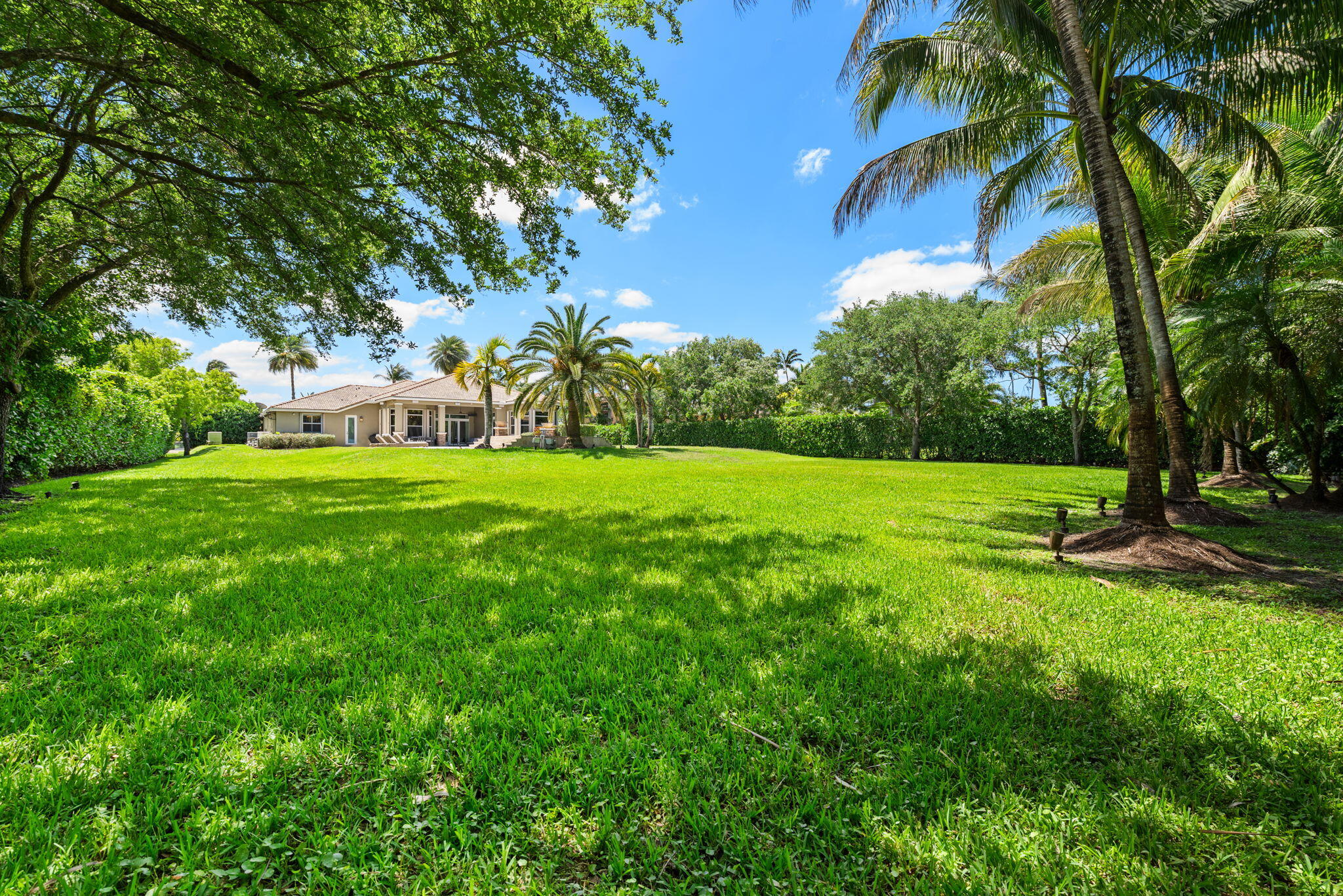 SIGNATURE ESTATES - Residential