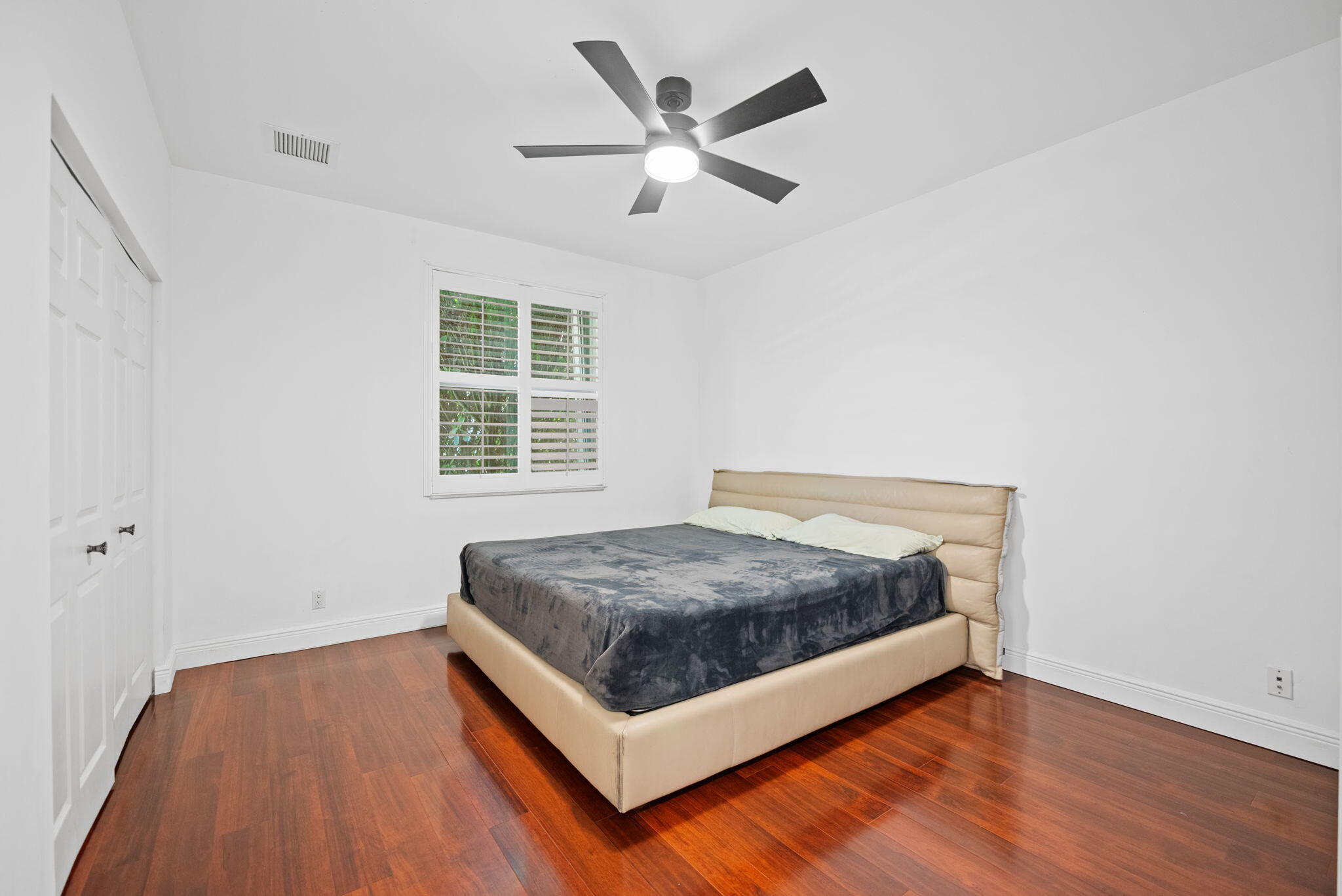 SIGNATURE ESTATES - Residential
