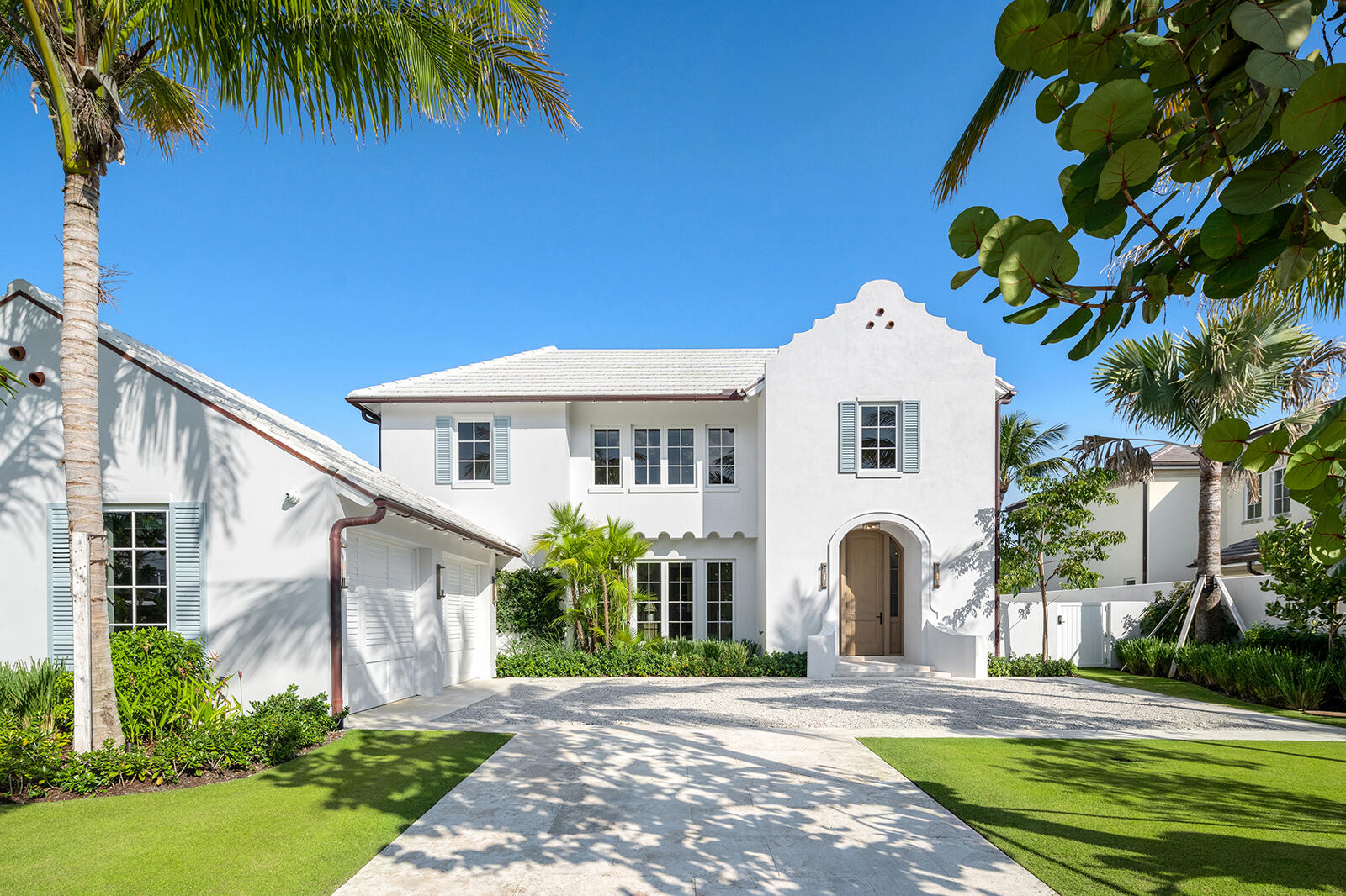 New Construction waterfront sanctuary on Palm Beach's prestigious Ibis Isle. This elegant Bermuda-style home designed by Pat Seagraves showcases impeccable craftsmanship & timeless architecture. The gourmet kitchen features premium Miele appliances and custom cabinetry, while 4 bedrooms and 4.5 bathrooms offer luxurious comfort with Marble slabs & Kallista Fixtures. The spacious Primary Suite boasts dual spa-like bathrooms and custom walk-in closets. Stunning outdoor spaces feature shell stone & Dominican Coral surrounded by meticulously designed landscaping by Nievera Williams. Additional features include limestone and wood flooring throughout, elevator, generator, and 2- car garage. Located minutes from world-renowned dining & shopping on Worth Ave and Royal Poinciana. This home represents the best value in Palm Beach for a brand new waterfront home & is surrounded by some of the most expensive oceanfront estates in the world. Property can be purchased completely turnkey offering immediate enjoyment for the lucky first owners.
