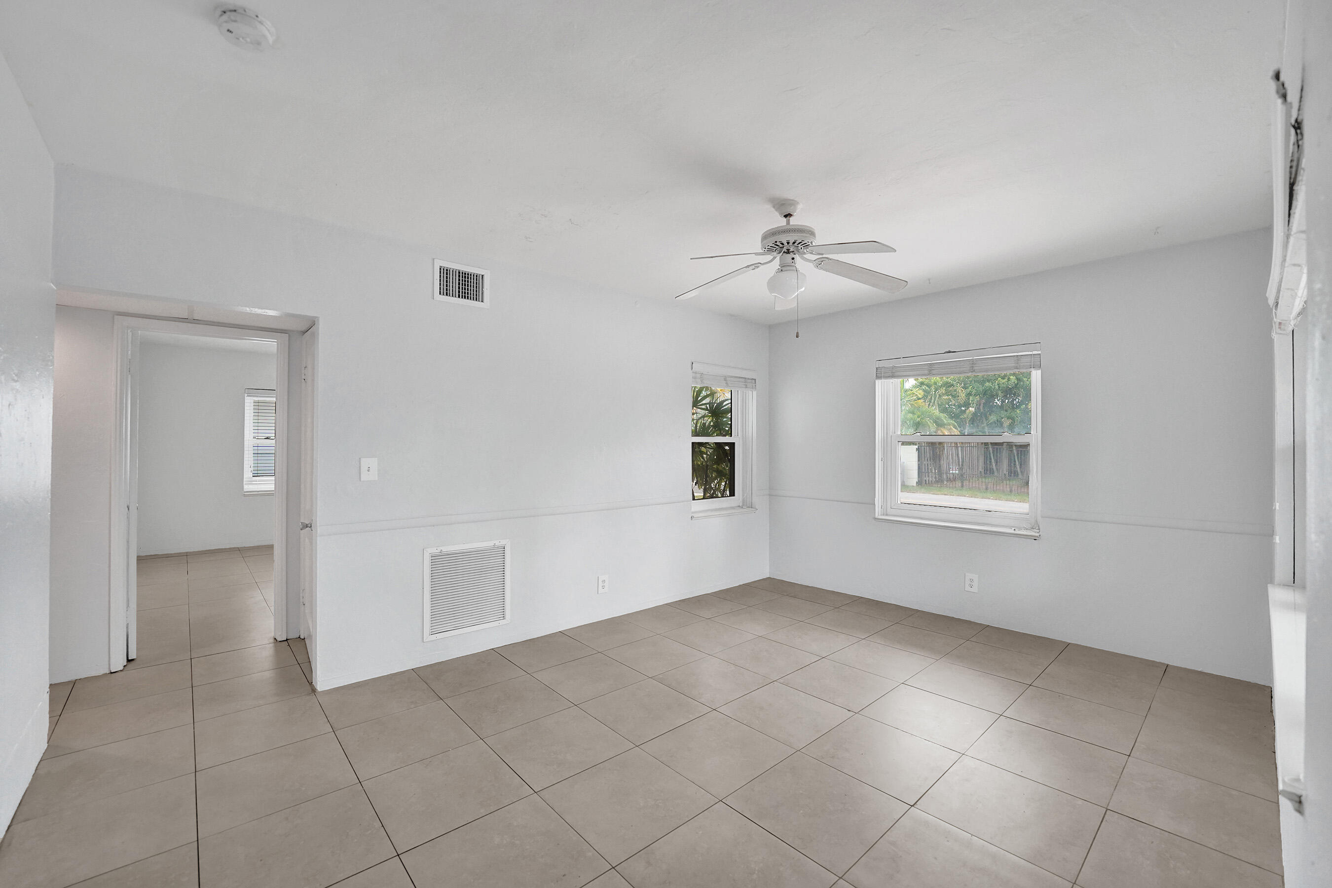 EVERGLADE LAND SALES CO - Residential Income