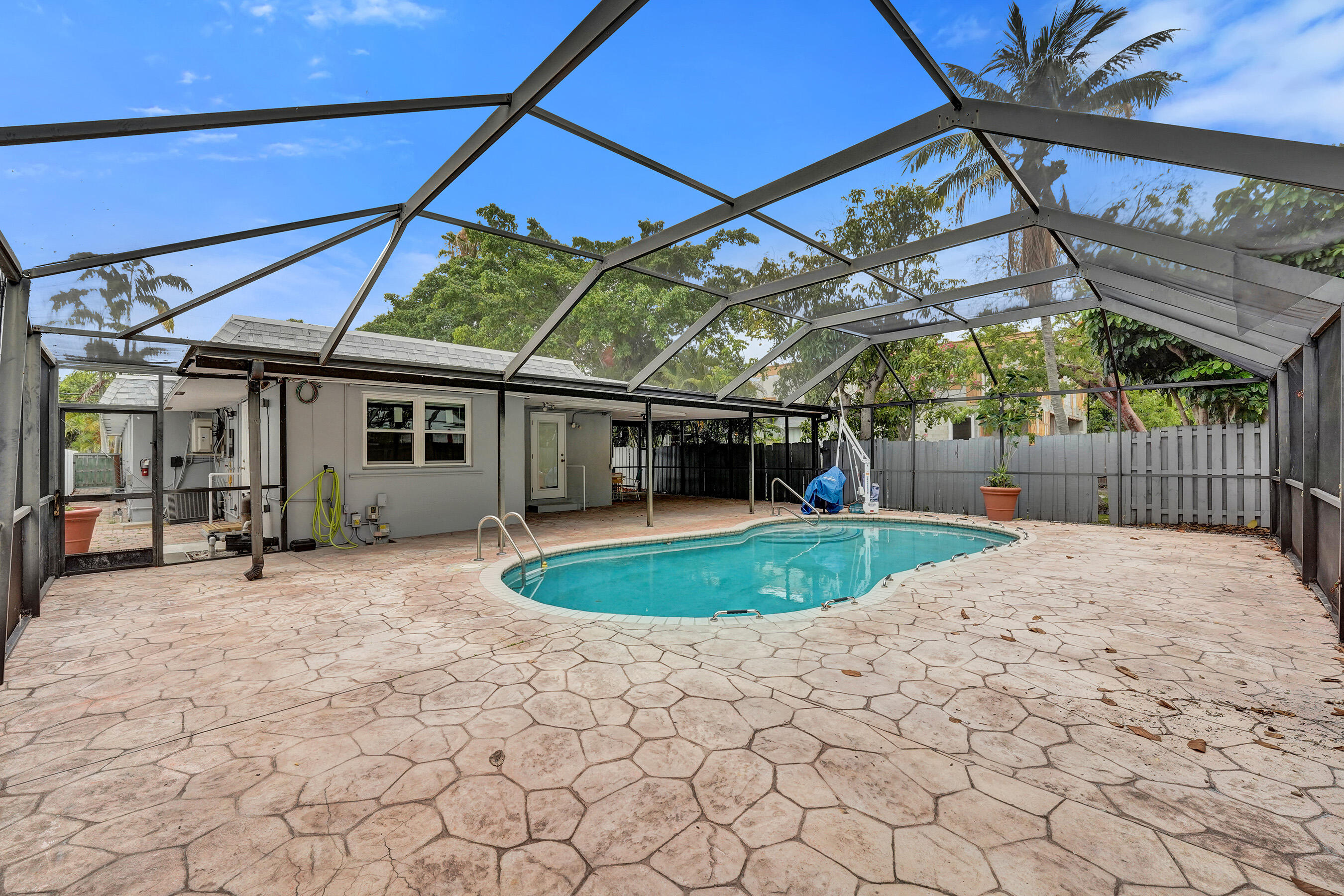 EVERGLADE LAND SALES CO - Residential Income