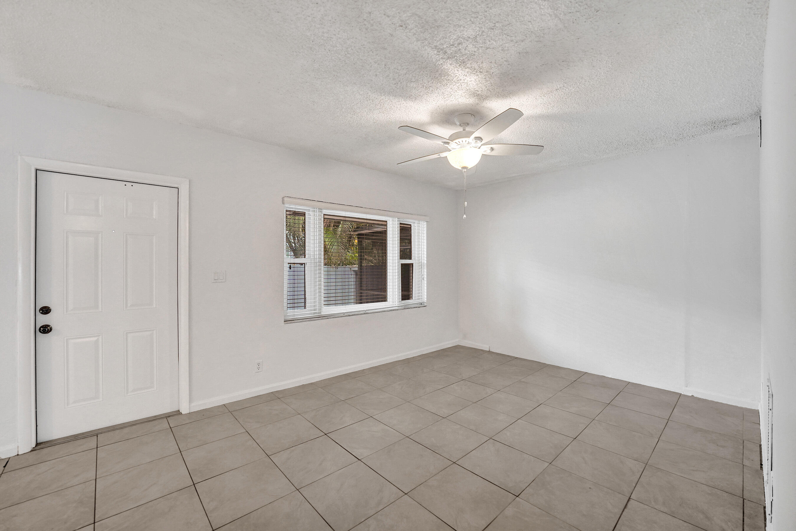 EVERGLADE LAND SALES CO - Residential Income