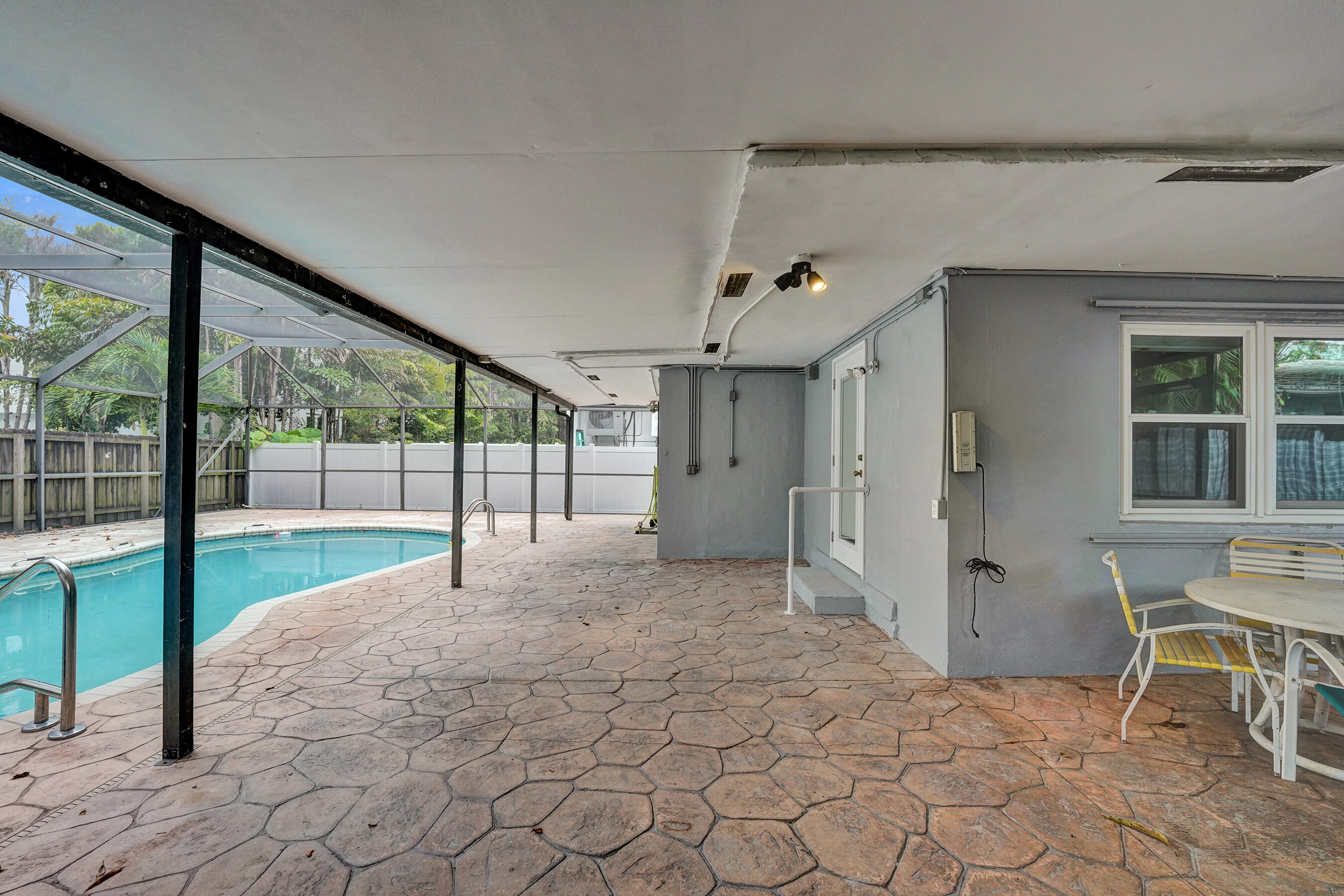EVERGLADE LAND SALES CO - Residential Income