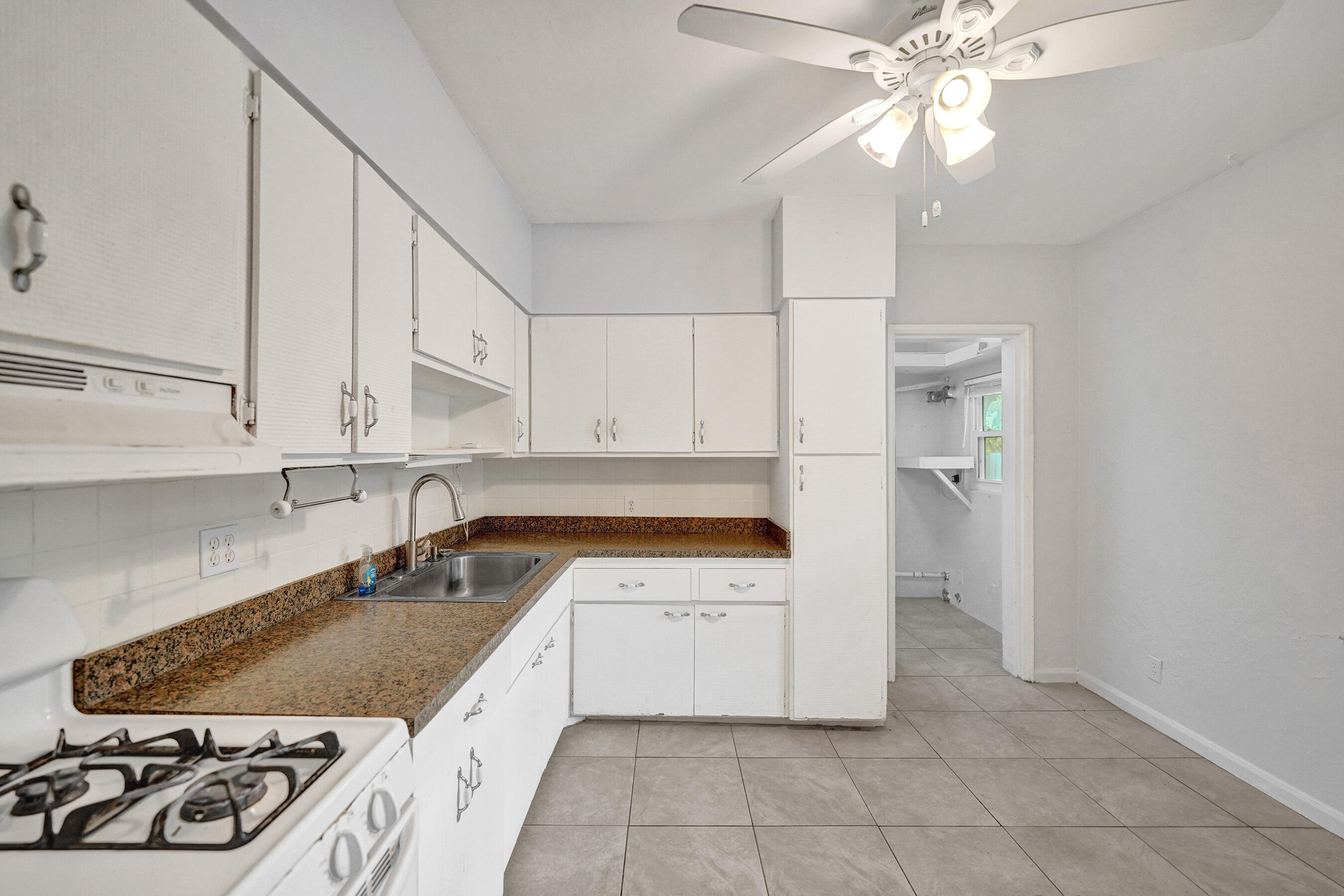 EVERGLADE LAND SALES CO - Residential Income