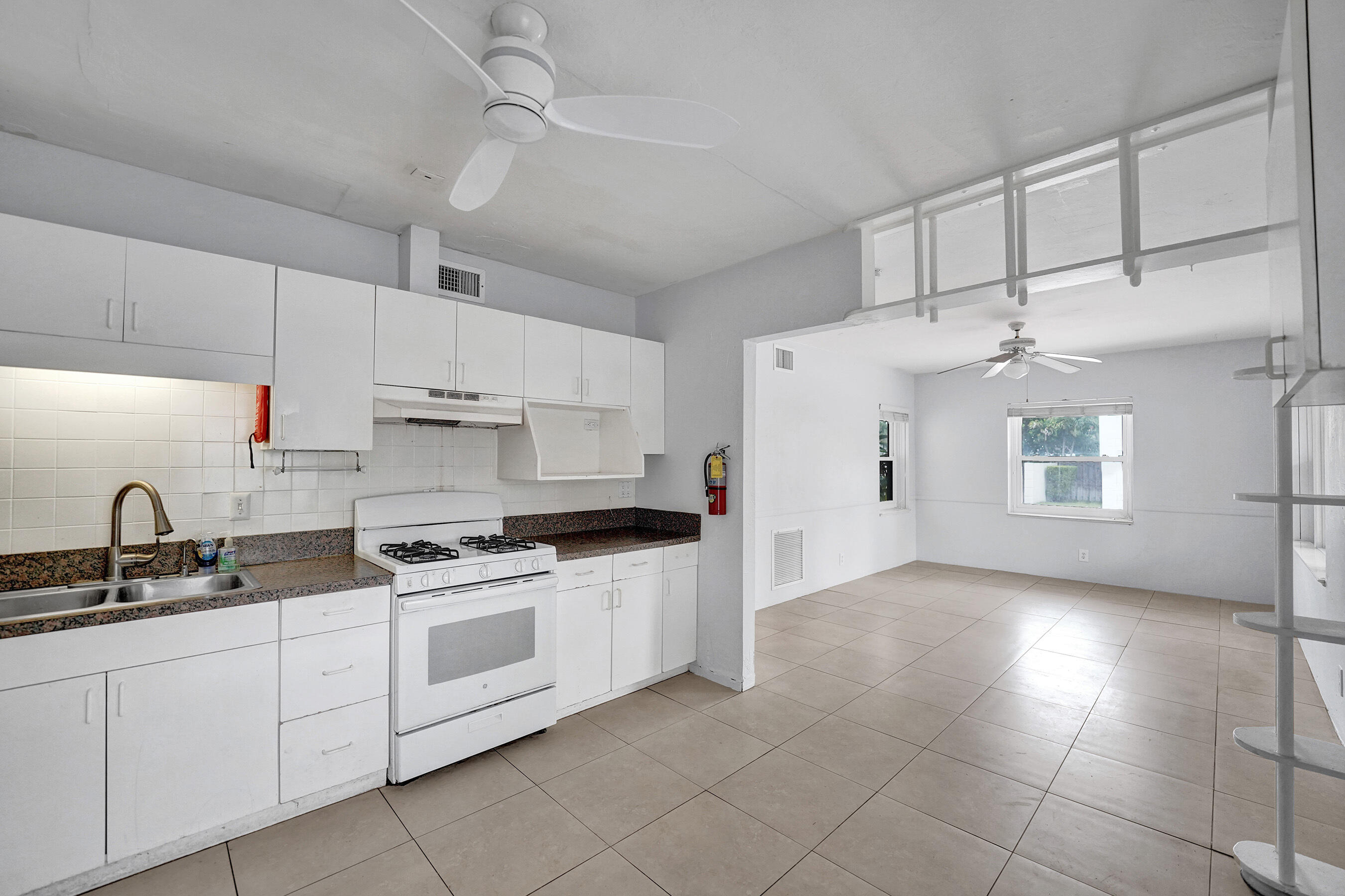 EVERGLADE LAND SALES CO - Residential Income